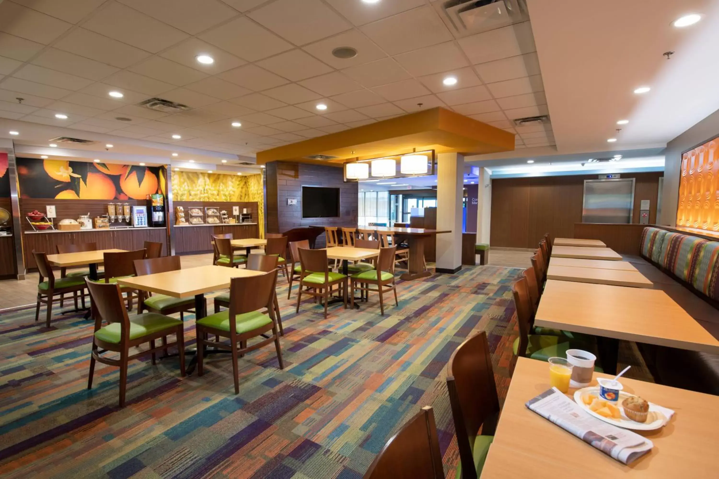 Breakfast, Restaurant/Places to Eat in Fairfield Inn & Suites by Marriott Edmonton North