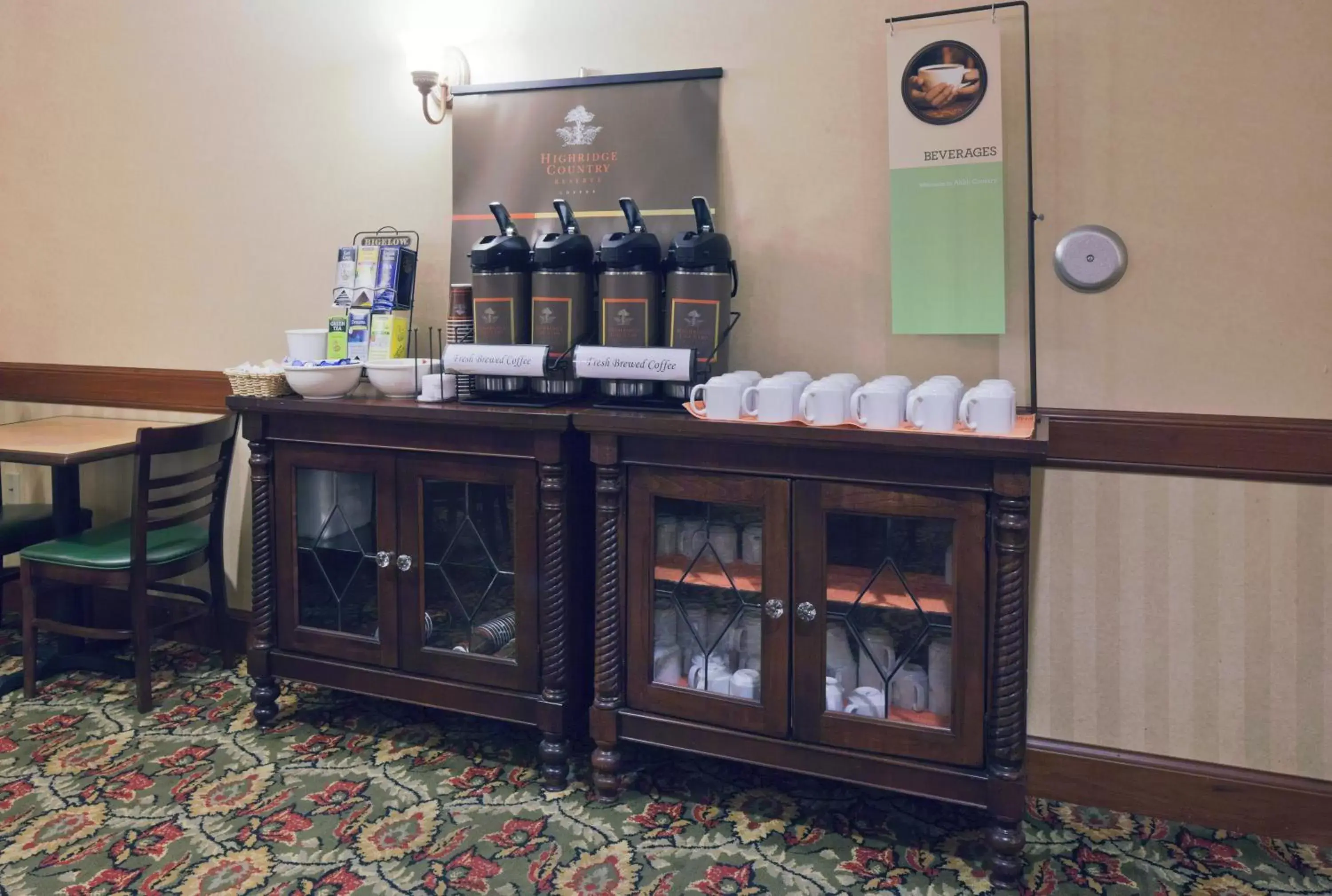 Food in Country Inn & Suites by Radisson, Appleton North, WI