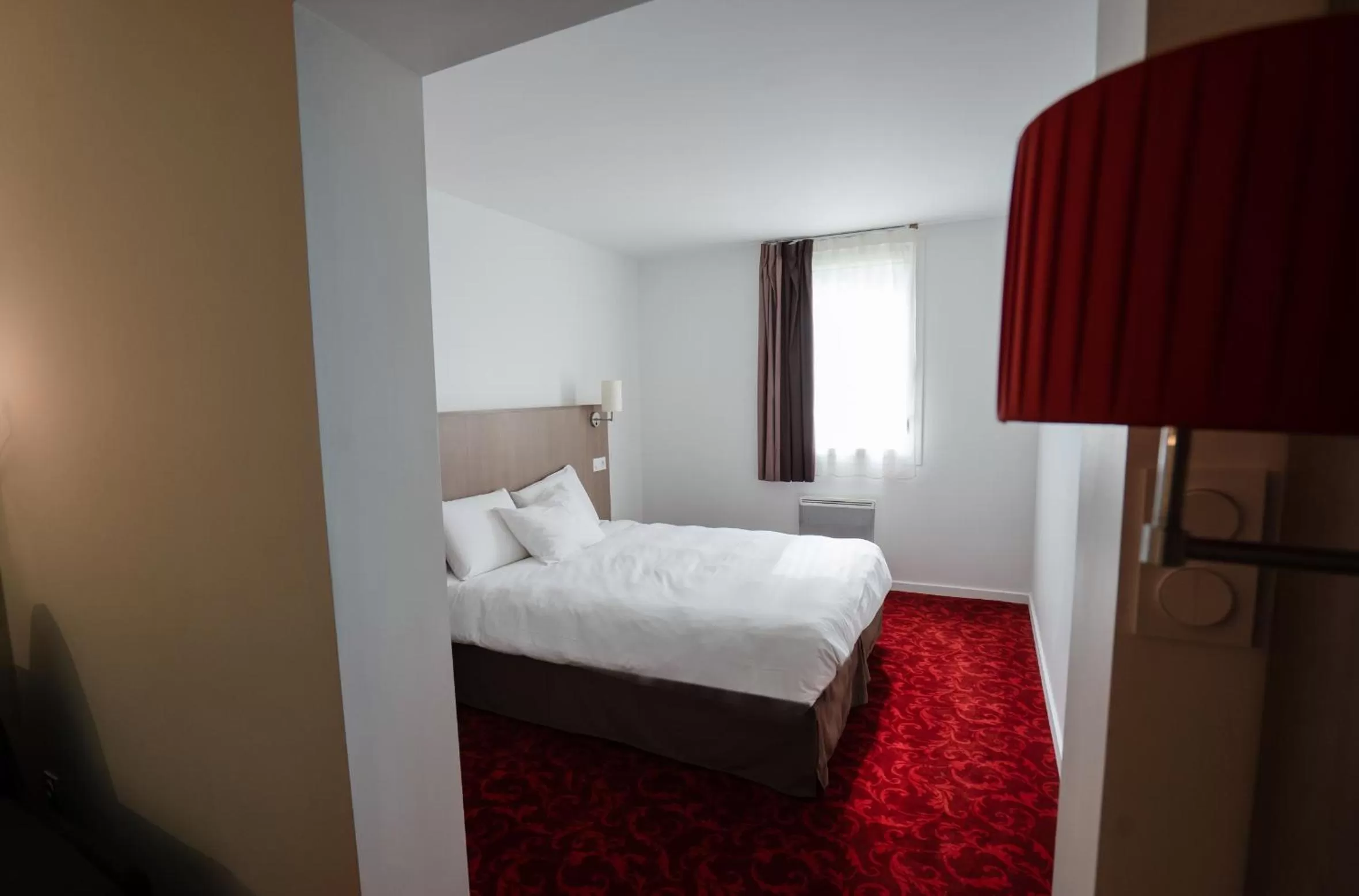 Bedroom, Bed in Brit Hotel Essentiel Cholet