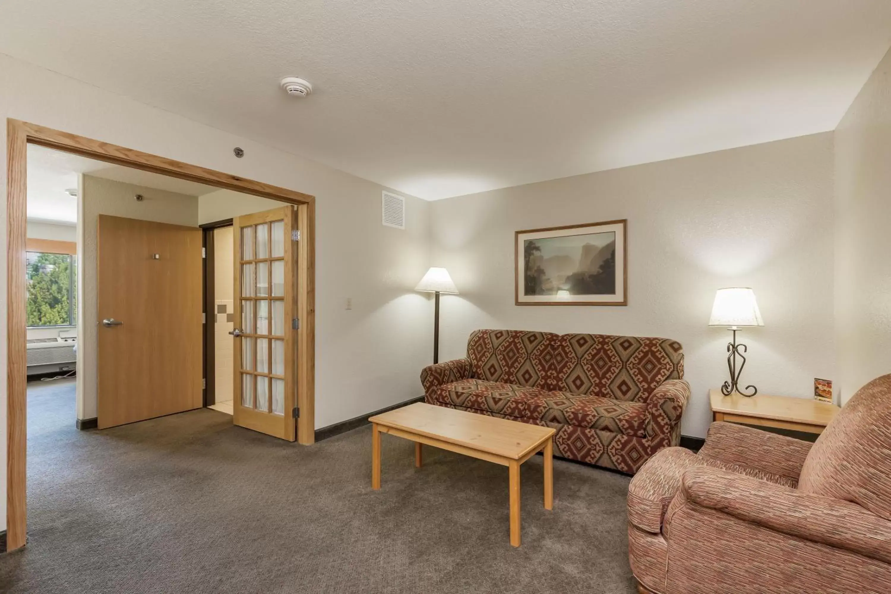 Living room, Seating Area in MountainView Lodge and Suites