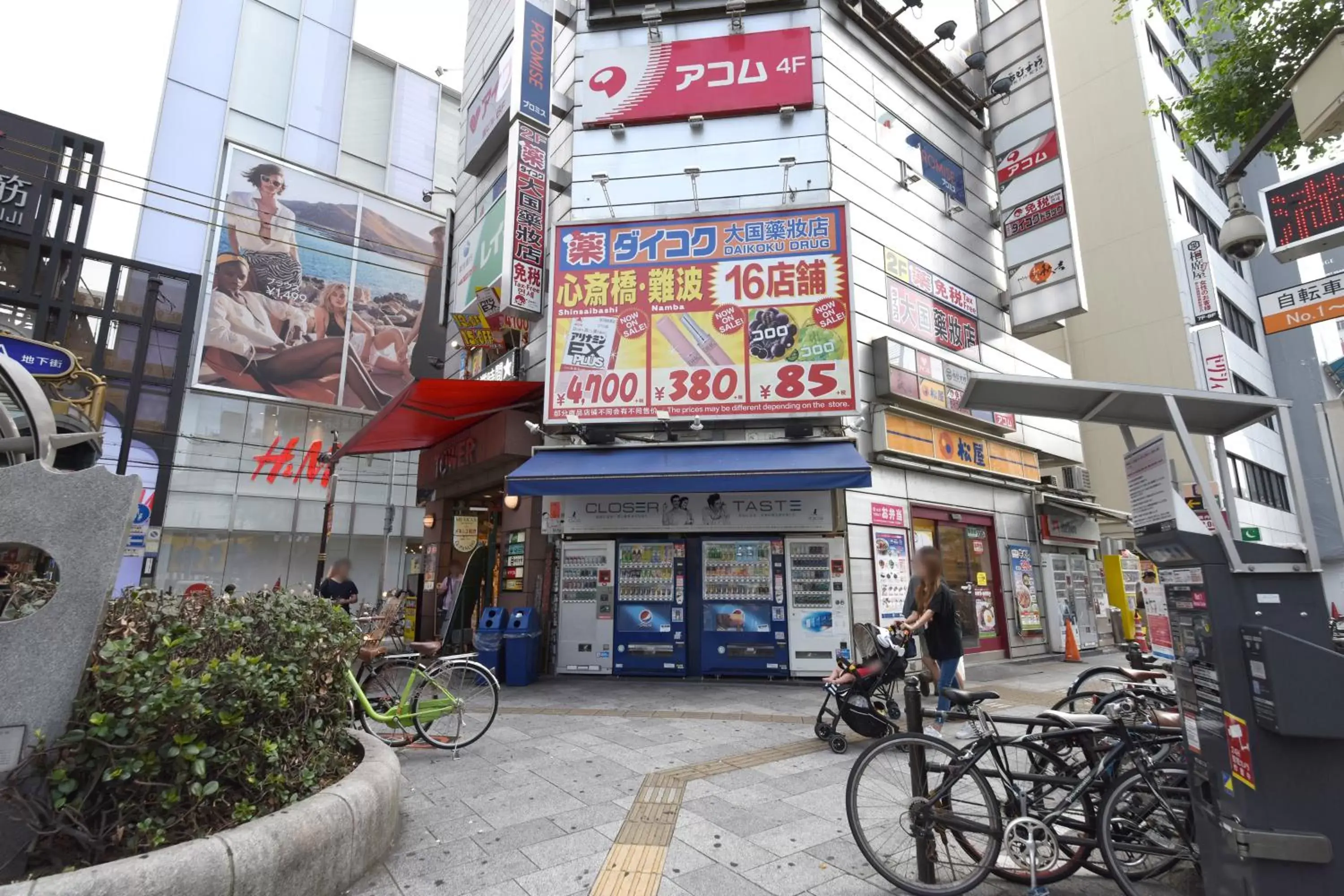 Shopping Area in Vessel Inn Shinsaibashi