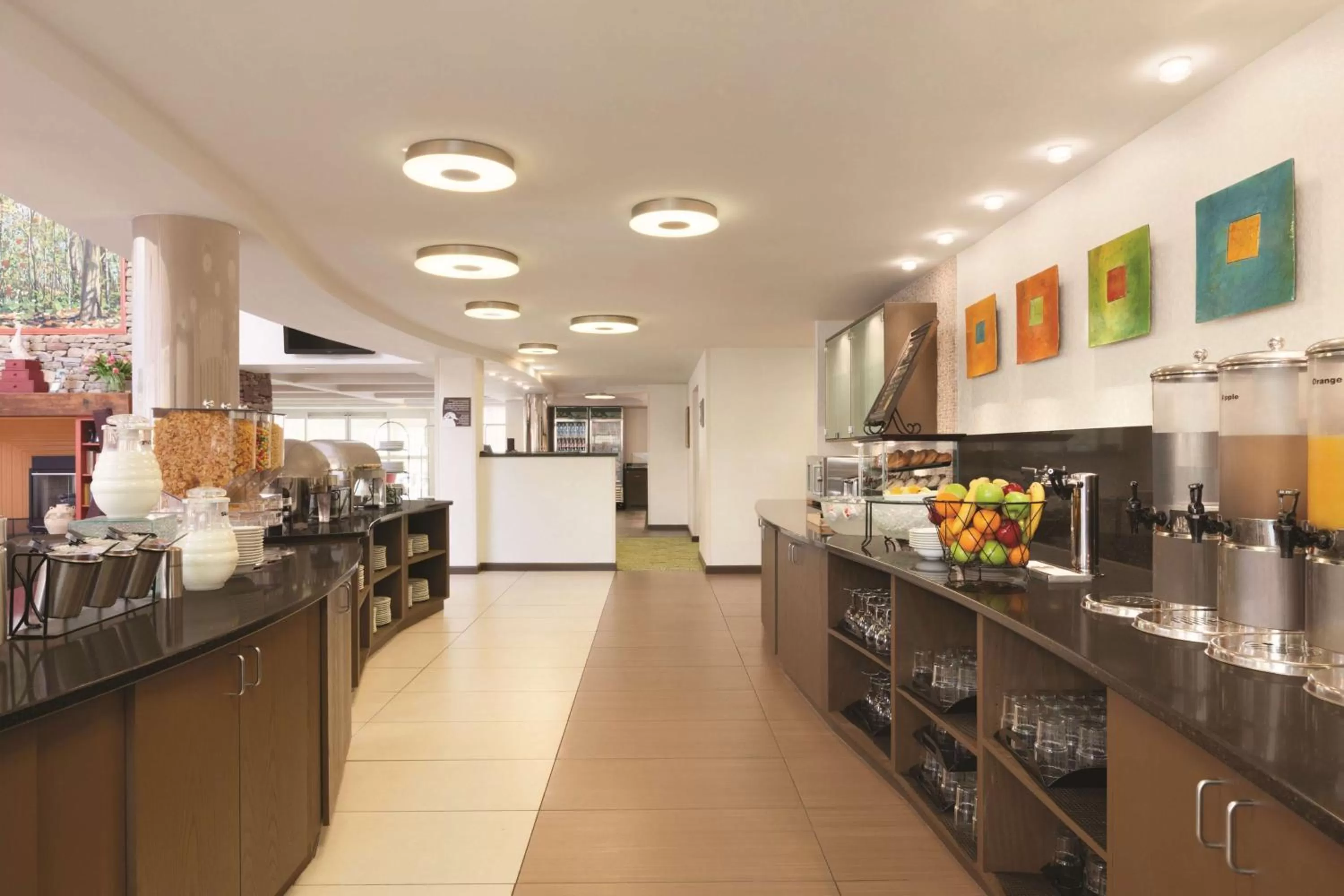Dining area in Homewood Suites Harrisburg-West Hershey Area