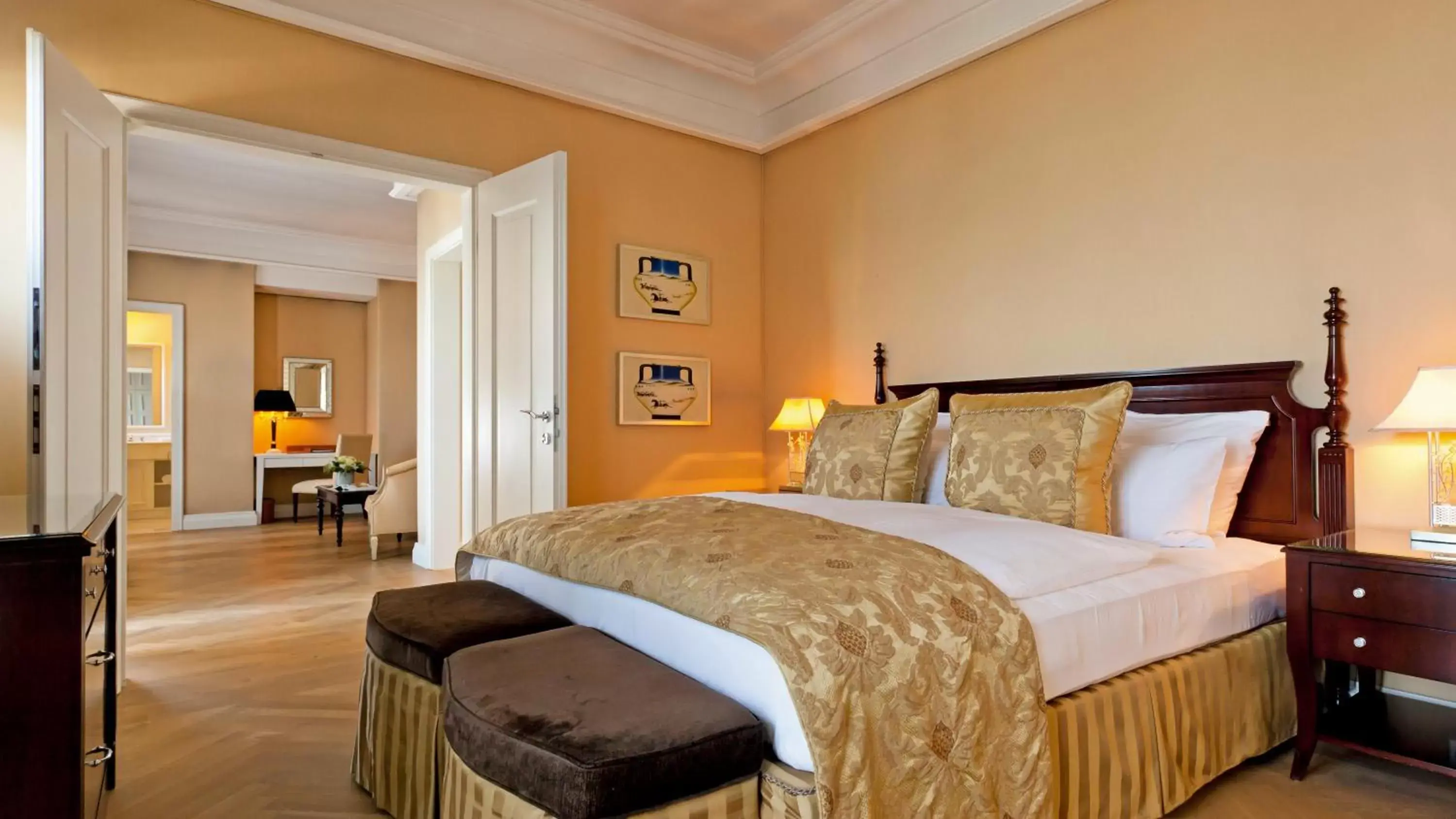 Bed in Falkensteiner Schlosshotel Velden – The Leading Hotels of the World