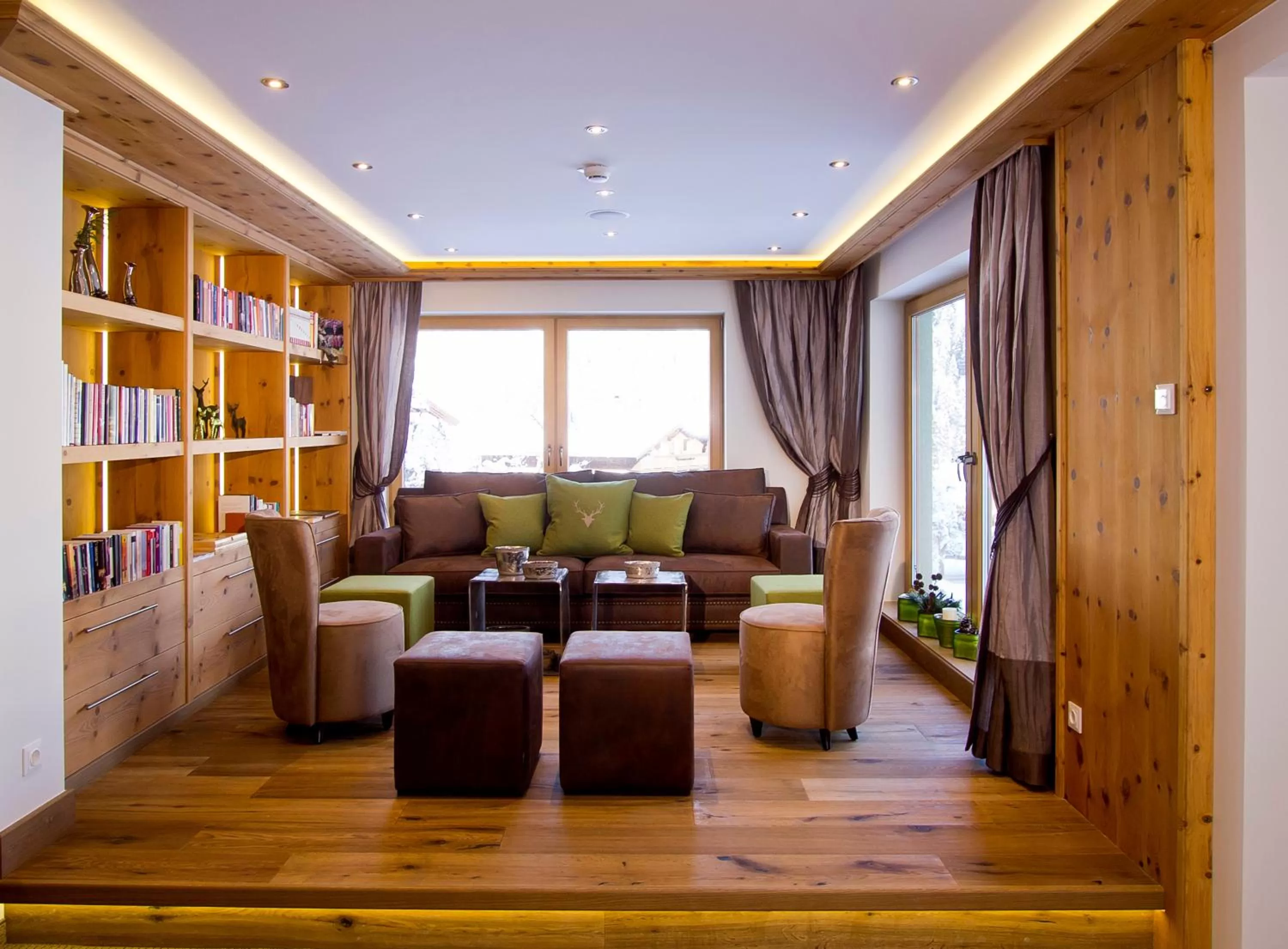 Library in Hotel Bergkristall