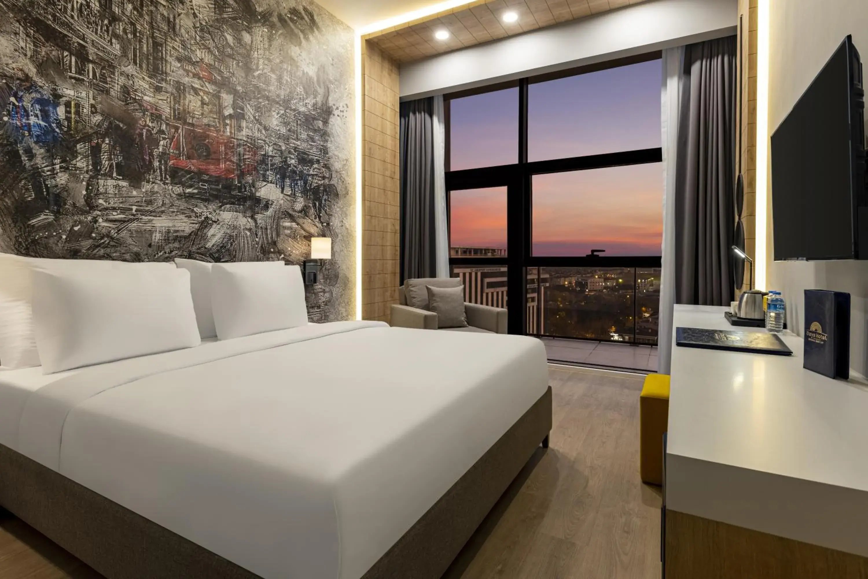 Communal lounge/ TV room in Days Hotel by Wyndham Istanbul Esenyurt