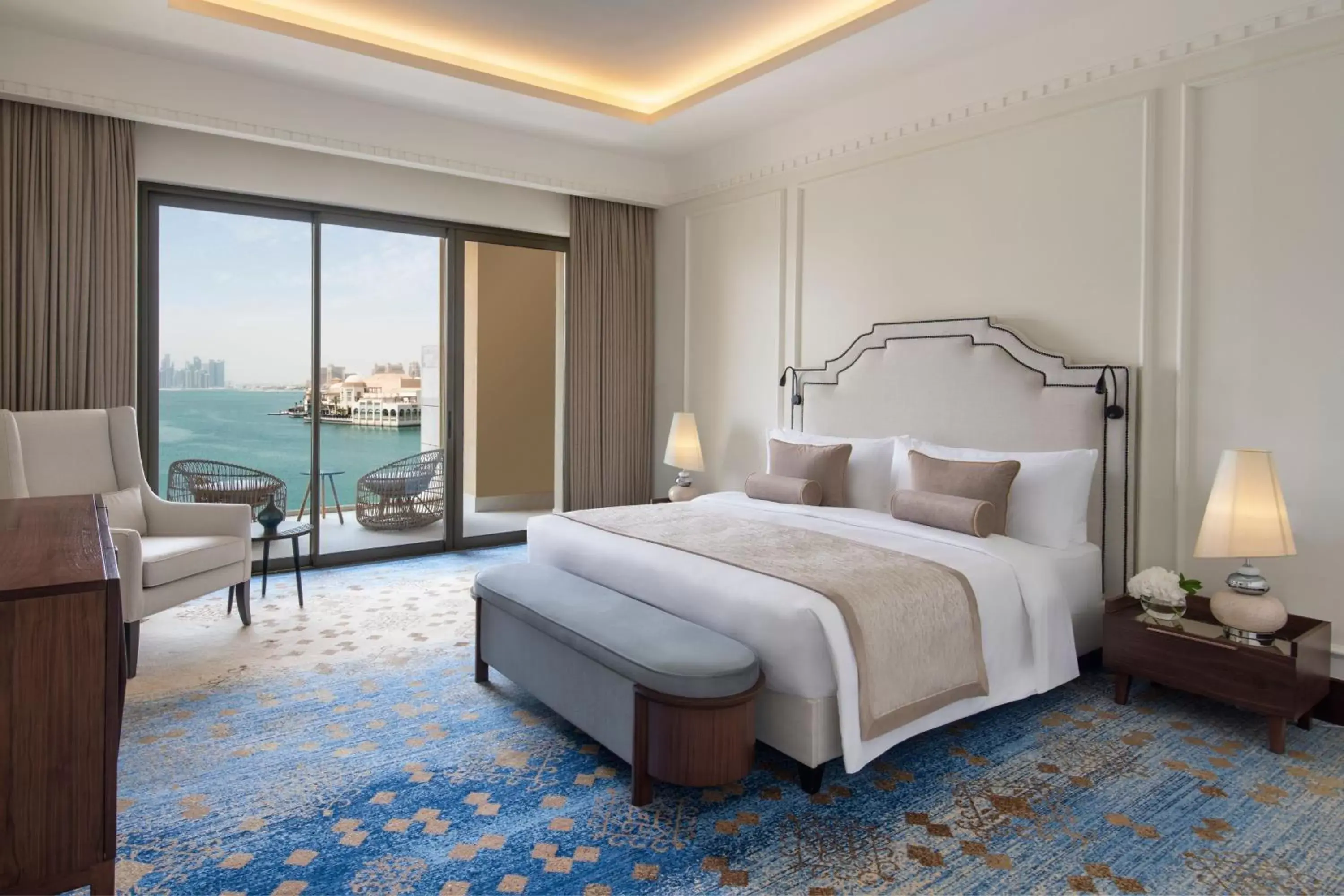 Bedroom, Bed in The St Regis Marsa Arabia Island, The Pearl Qatar
