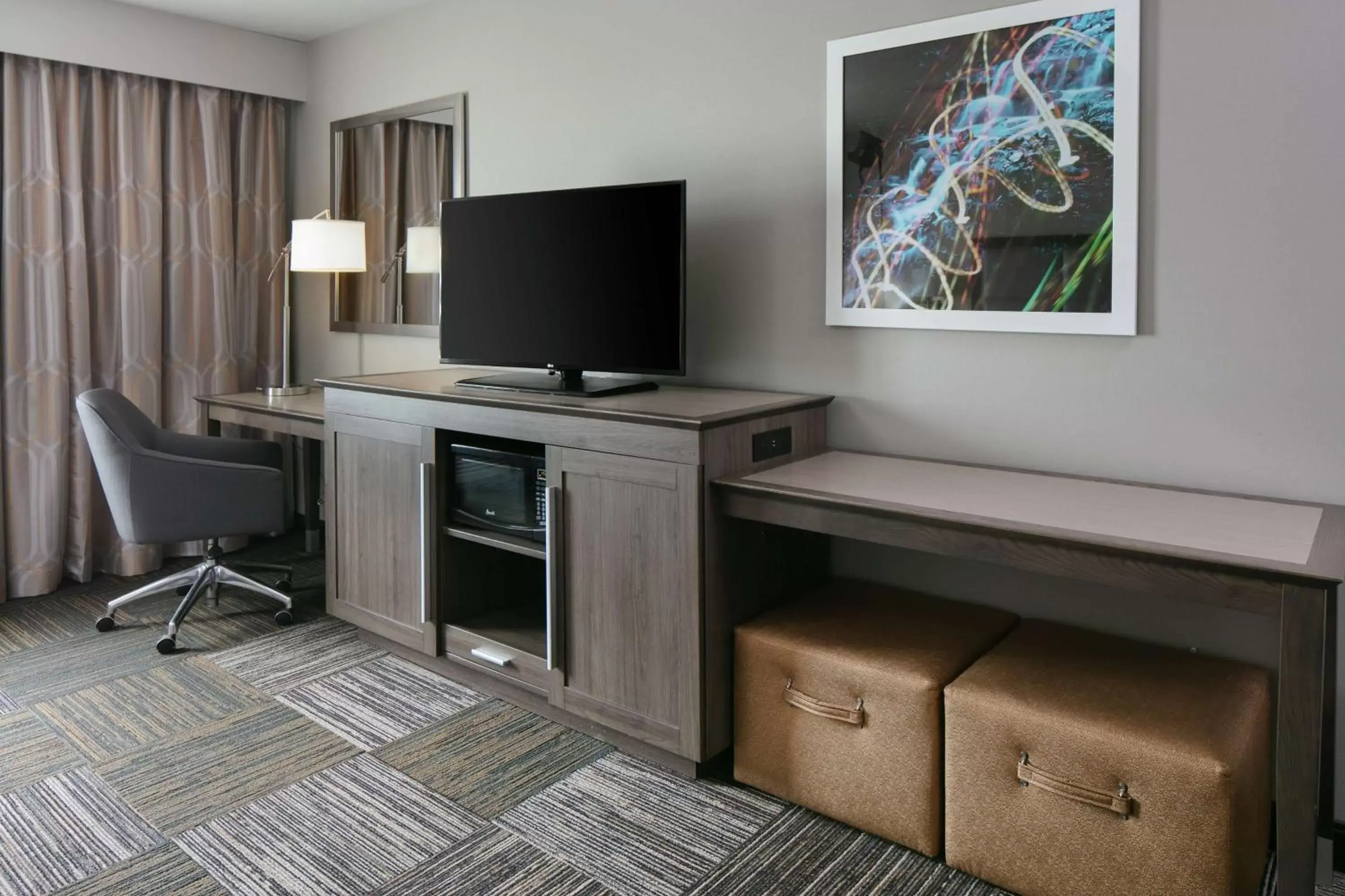 Bedroom, TV/Entertainment Center in Hampton Inn & Suites-Hudson Wisconsin