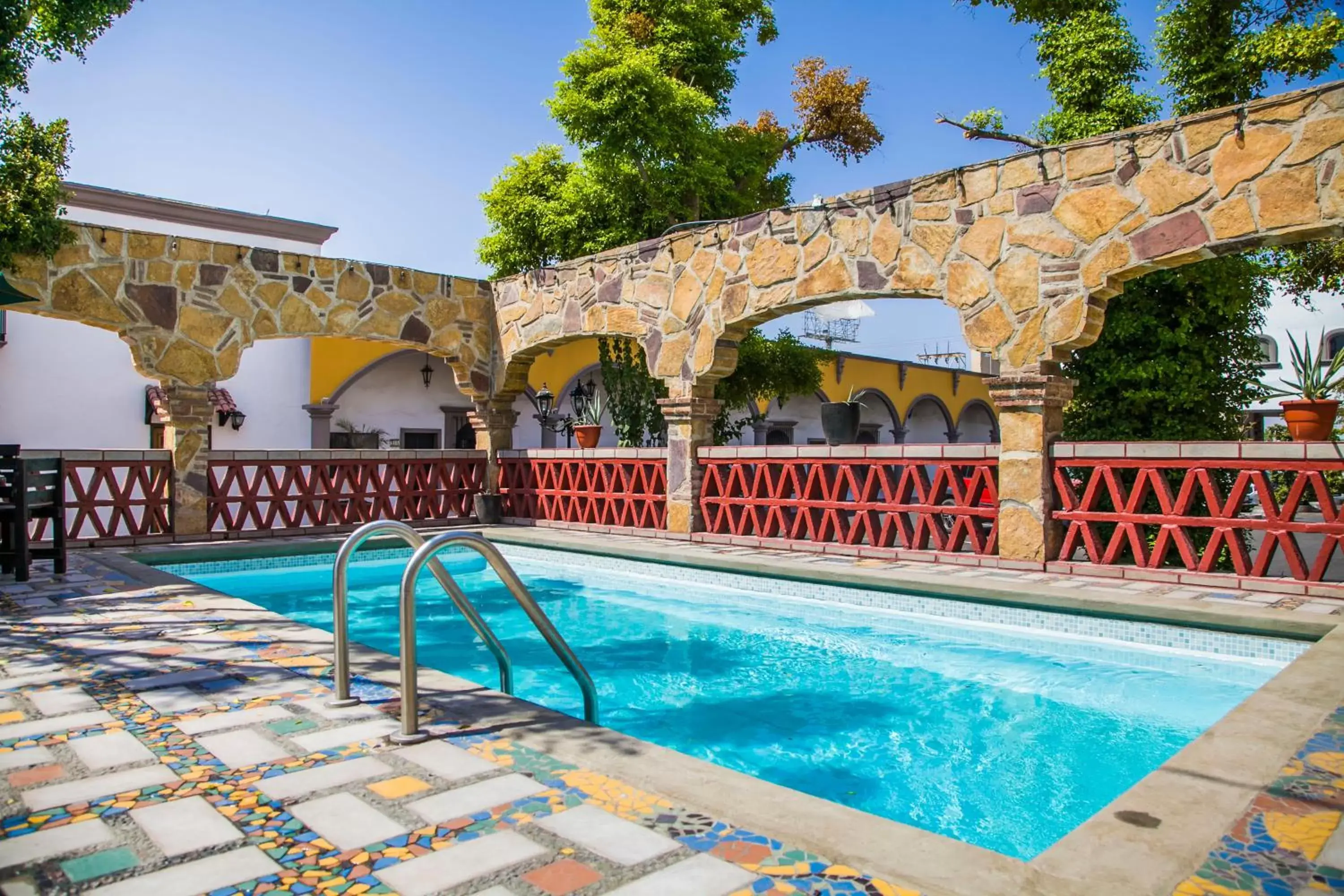 Swimming Pool in Hotel Cosmos Don Carlos