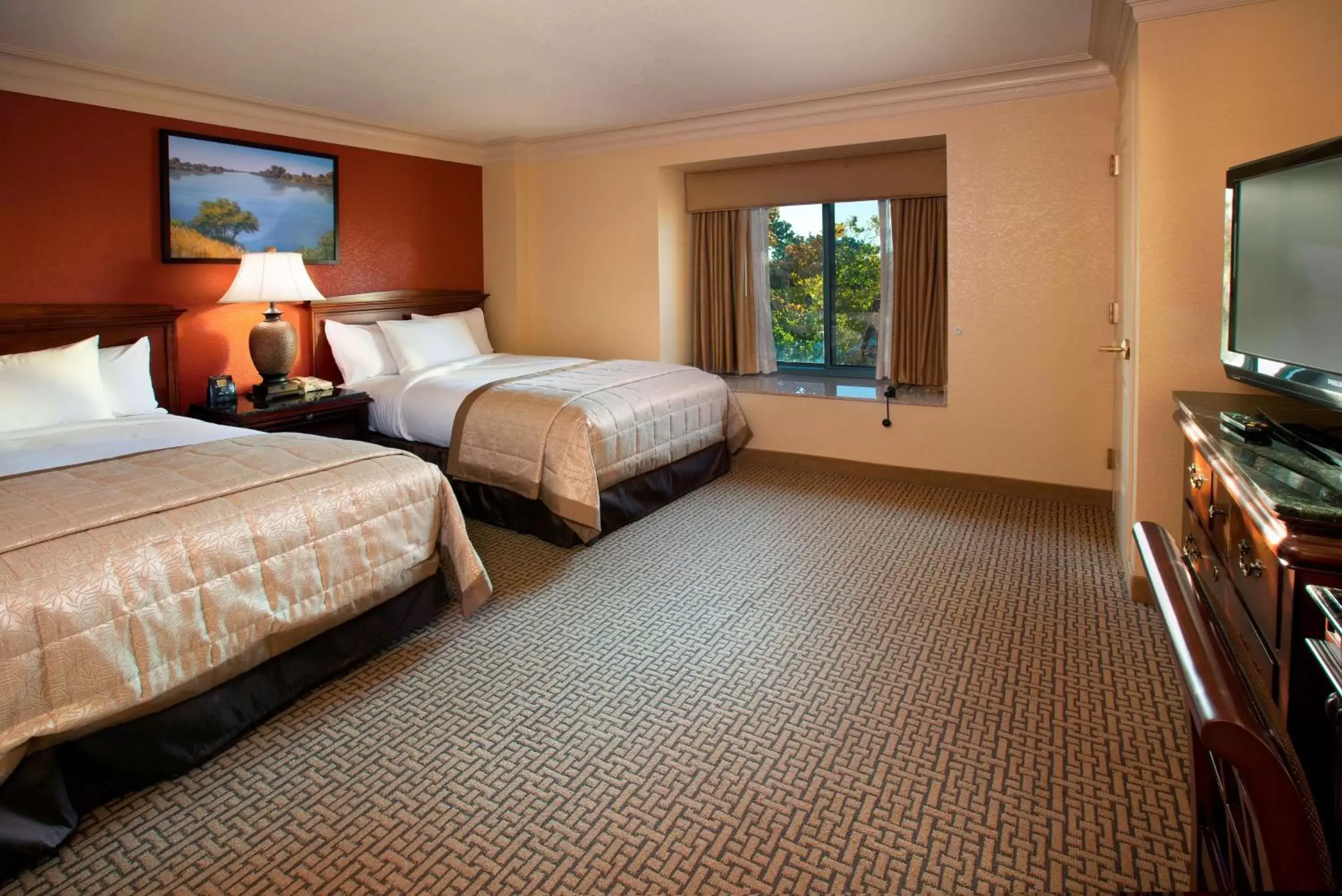 Bed in Embassy Suites by Hilton Sacramento Riverfront Promenade