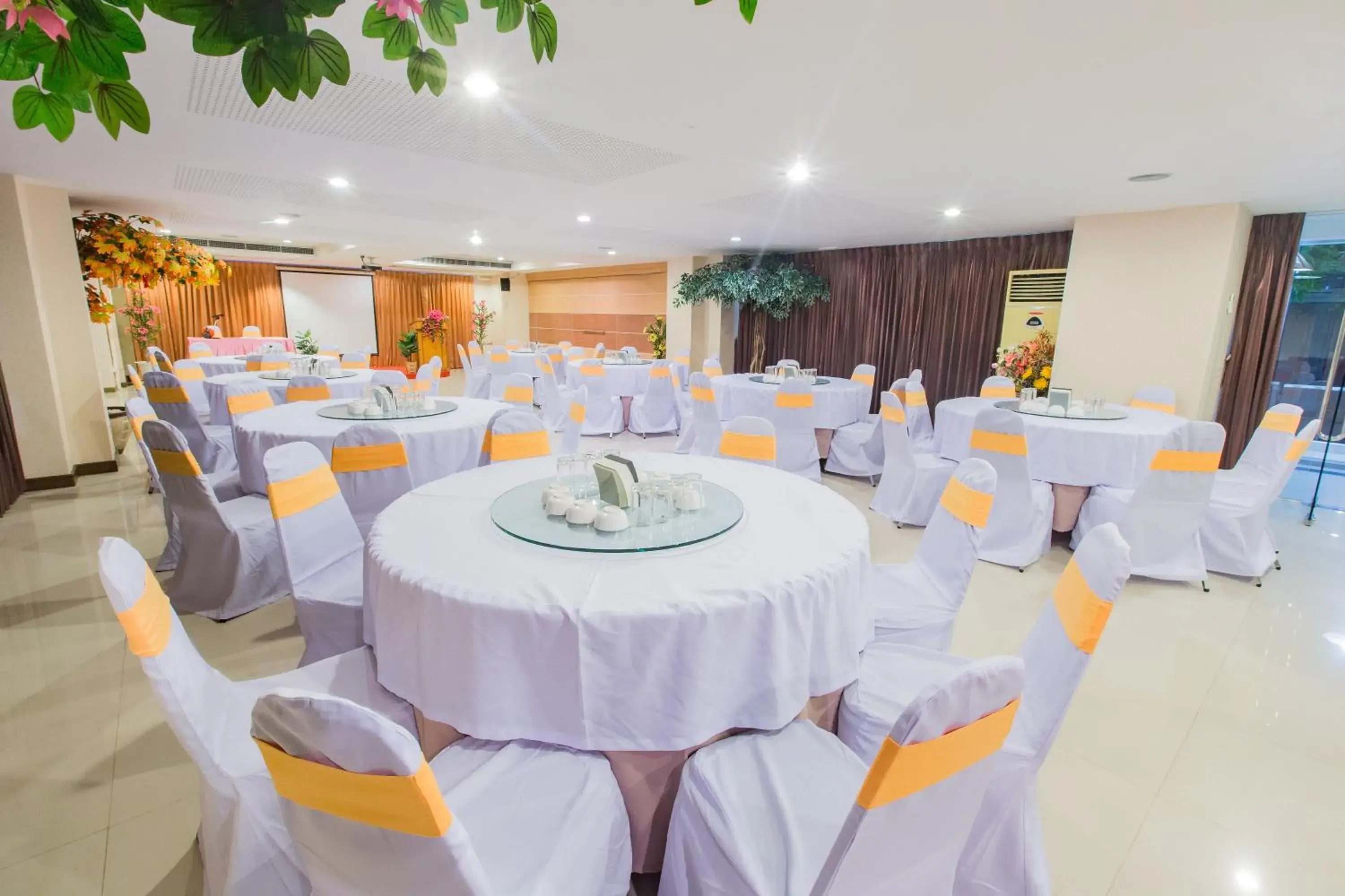 Business facilities, Banquet Facilities in Three Seasons Place
