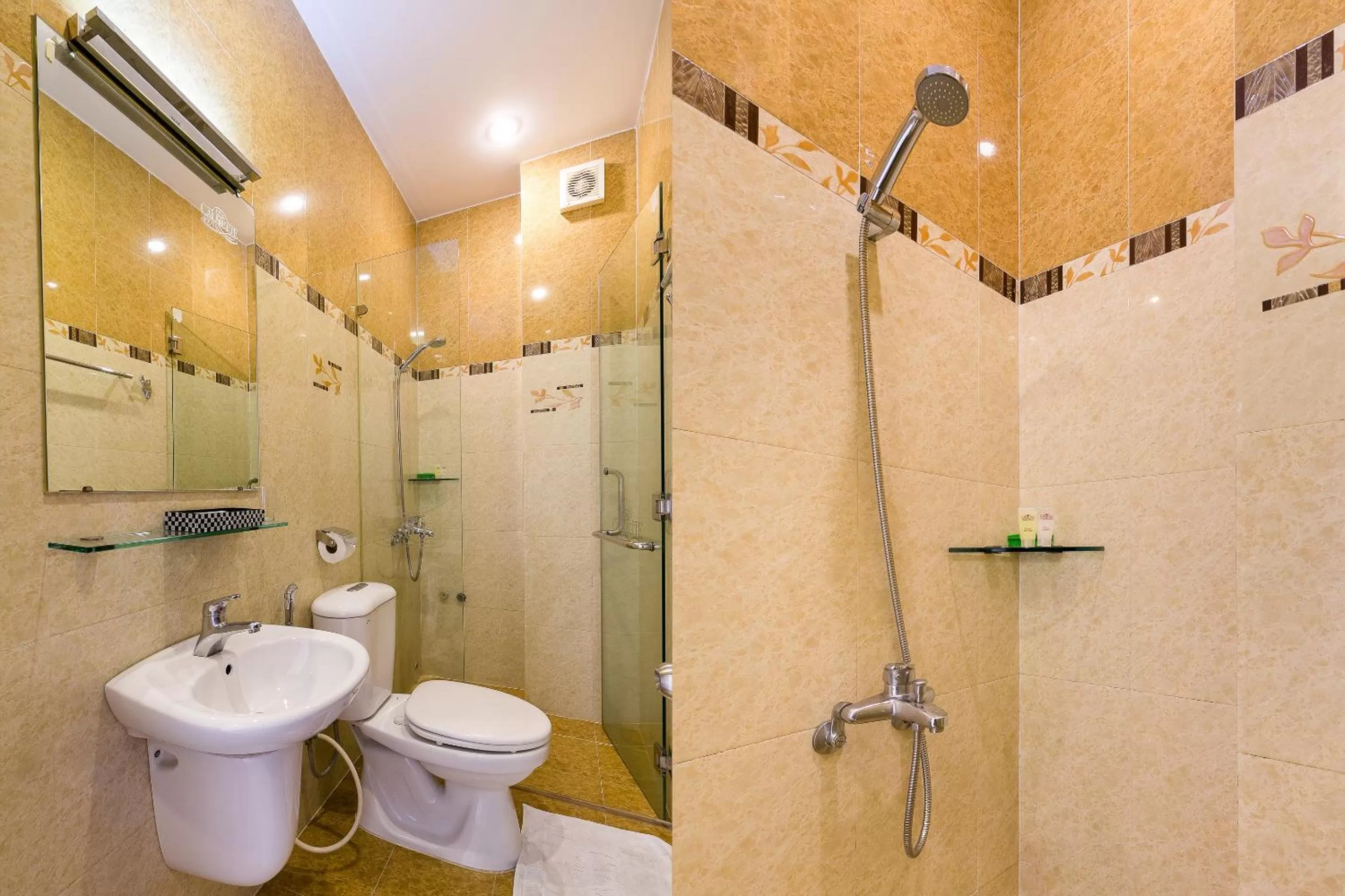 Bathroom in Calmette Hotel 151 - Ben Thanh