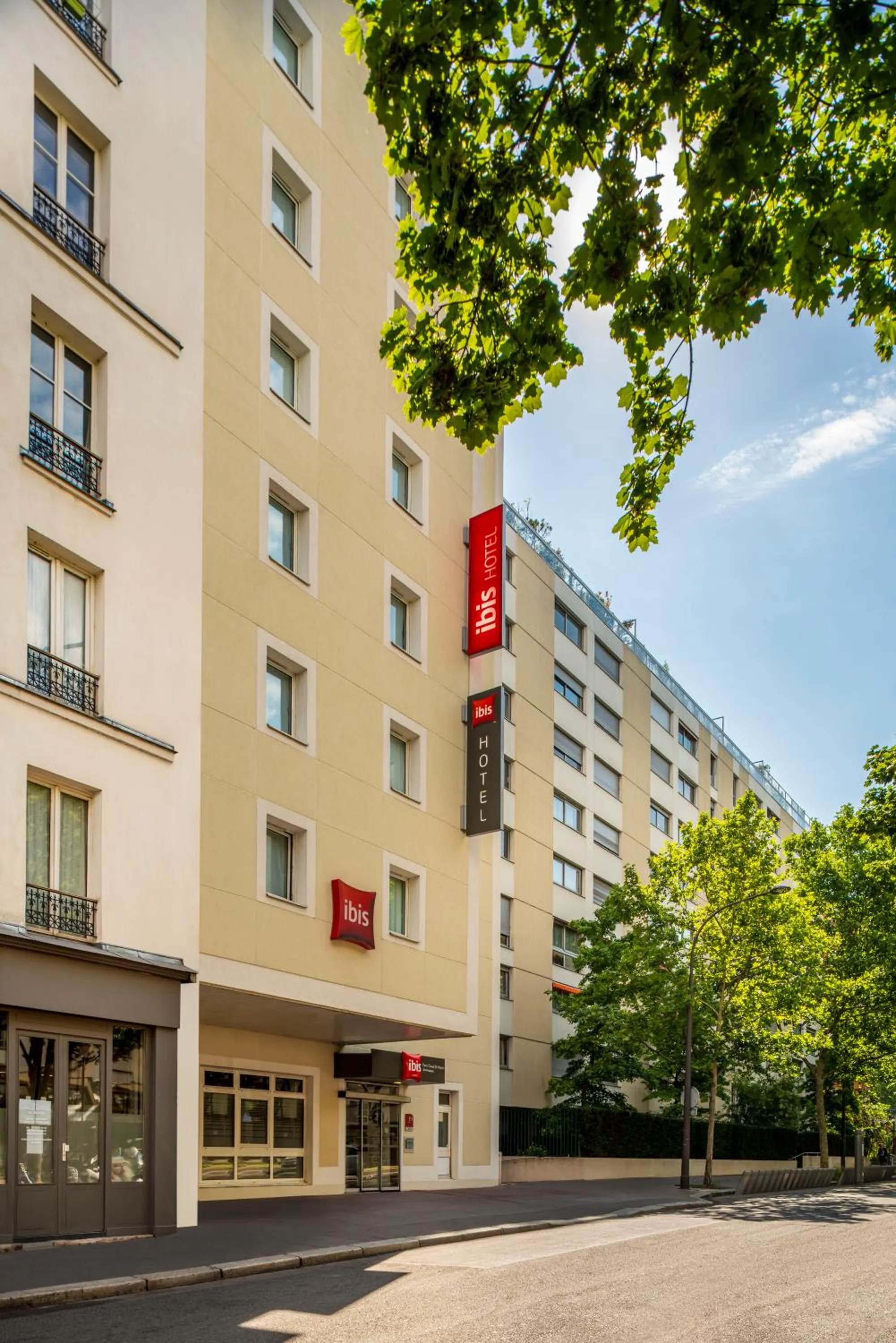 Property building in ibis Paris Canal Saint Martin