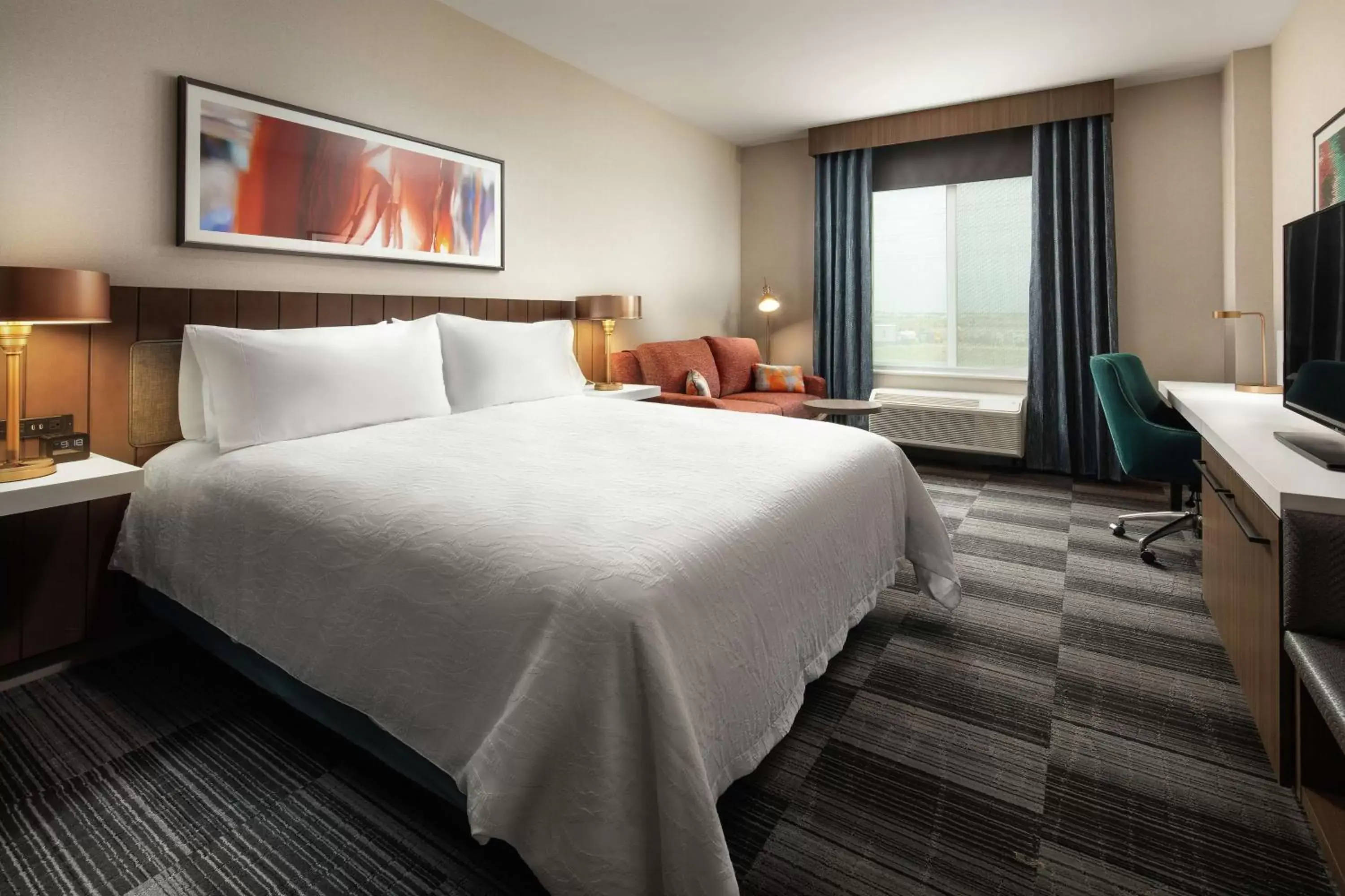 Bedroom, Bed in Hilton Garden Inn Sacramento Airport Natomas