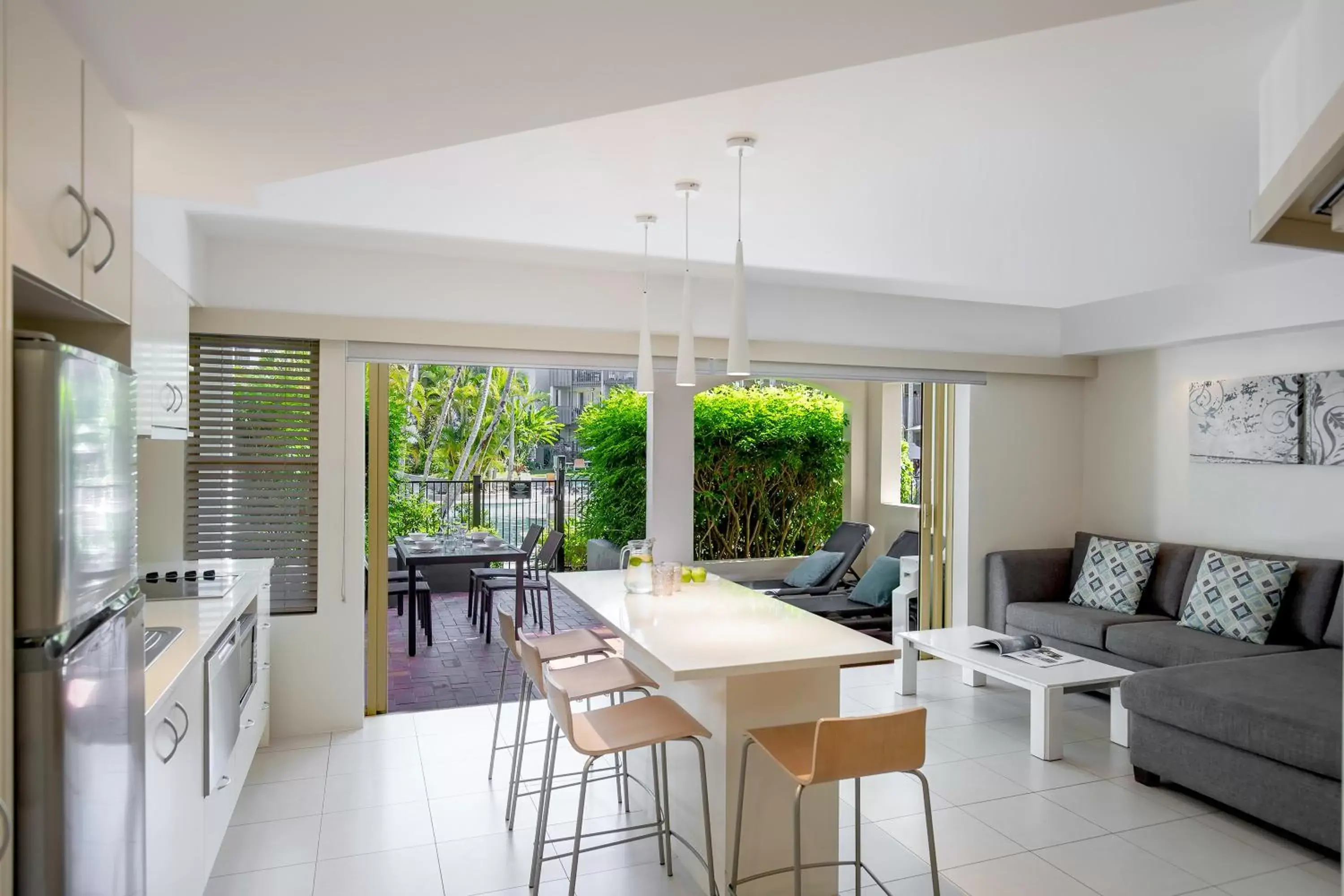 Balcony/Terrace, Seating Area in Mantra French Quarter Noosa