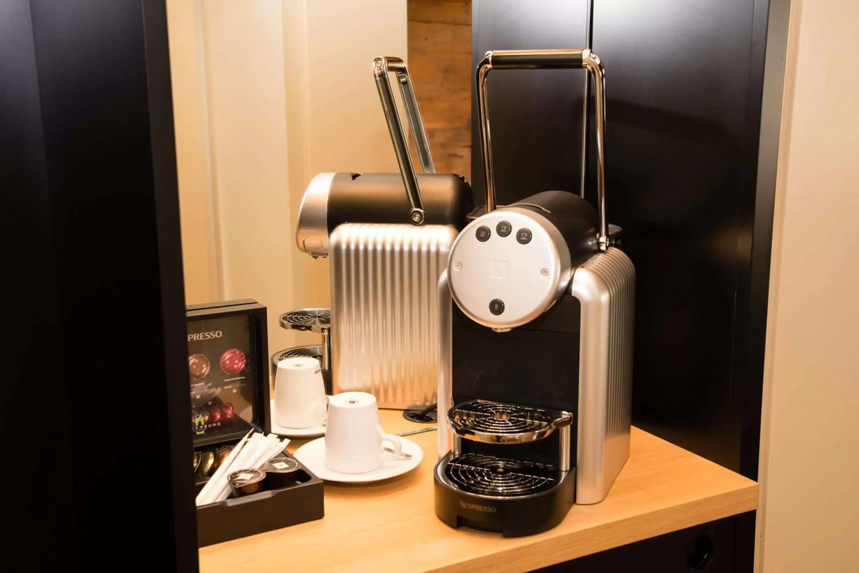 Coffee/tea facilities, Bathroom in Hotel Restaurant Falkenburg