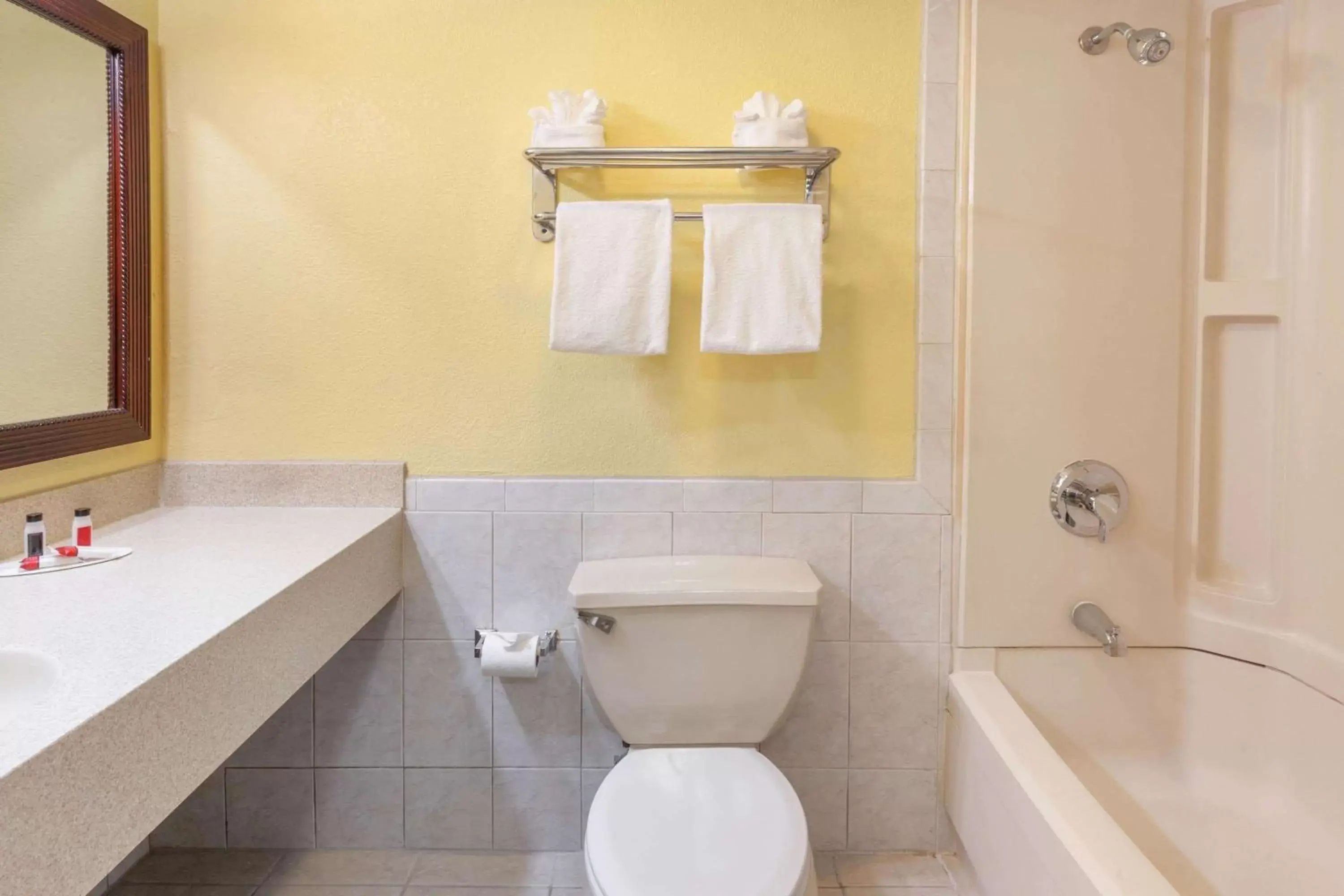 Bathroom in Days Inn by Wyndham Nanuet / Spring Valley