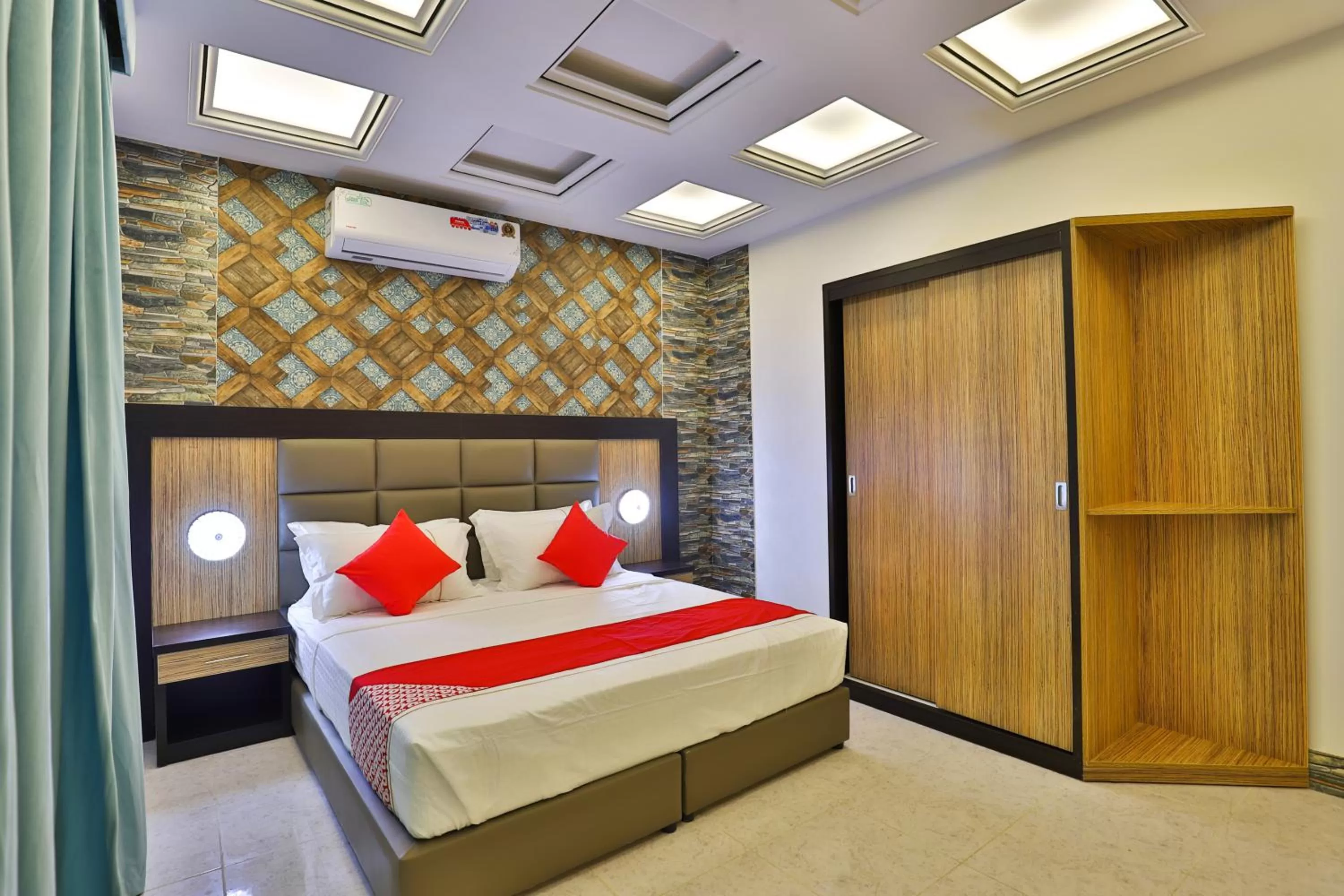 Bedroom, Bed in Esfrine Hotel Apartment