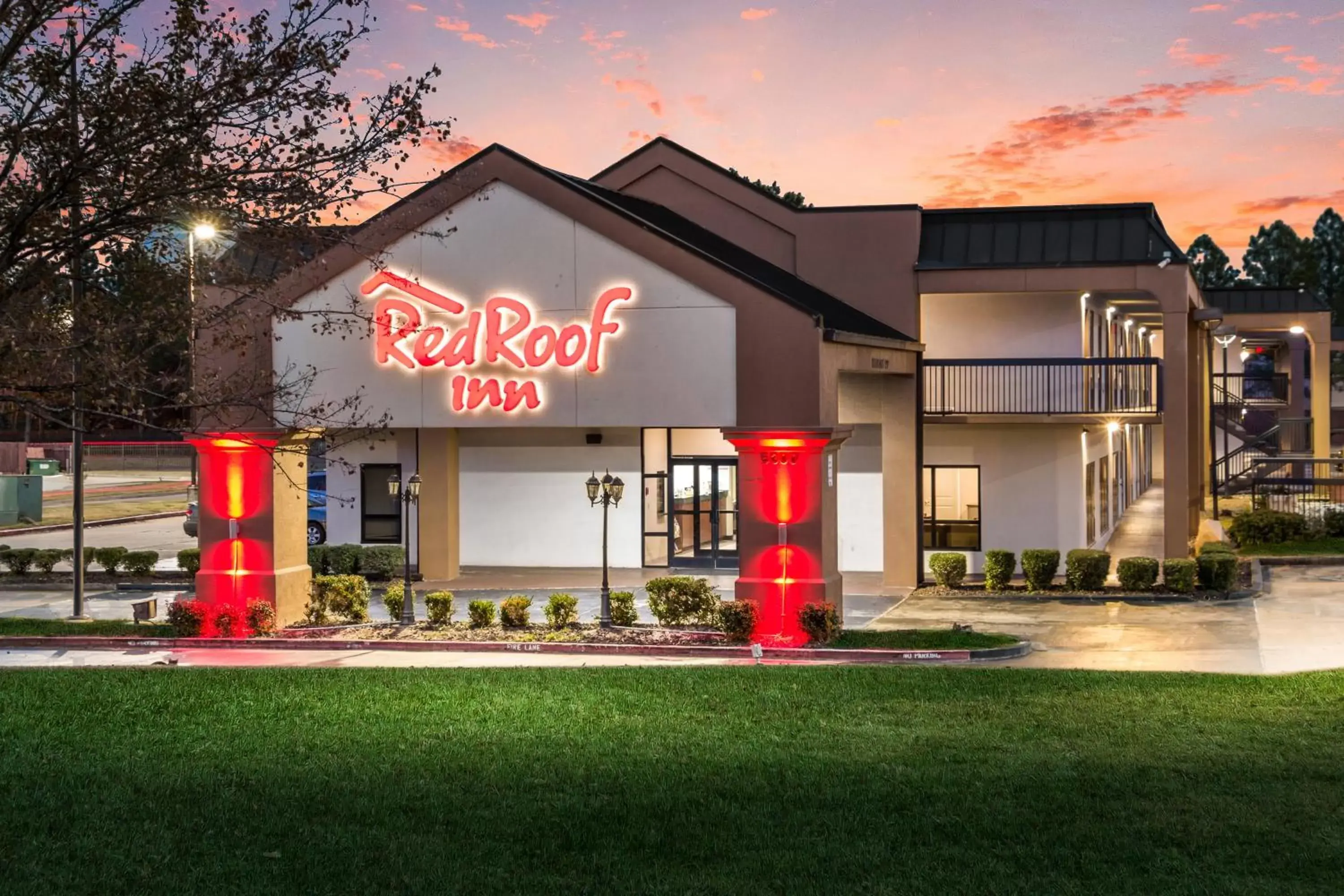 Property Building in Red Roof Inn Texarkana