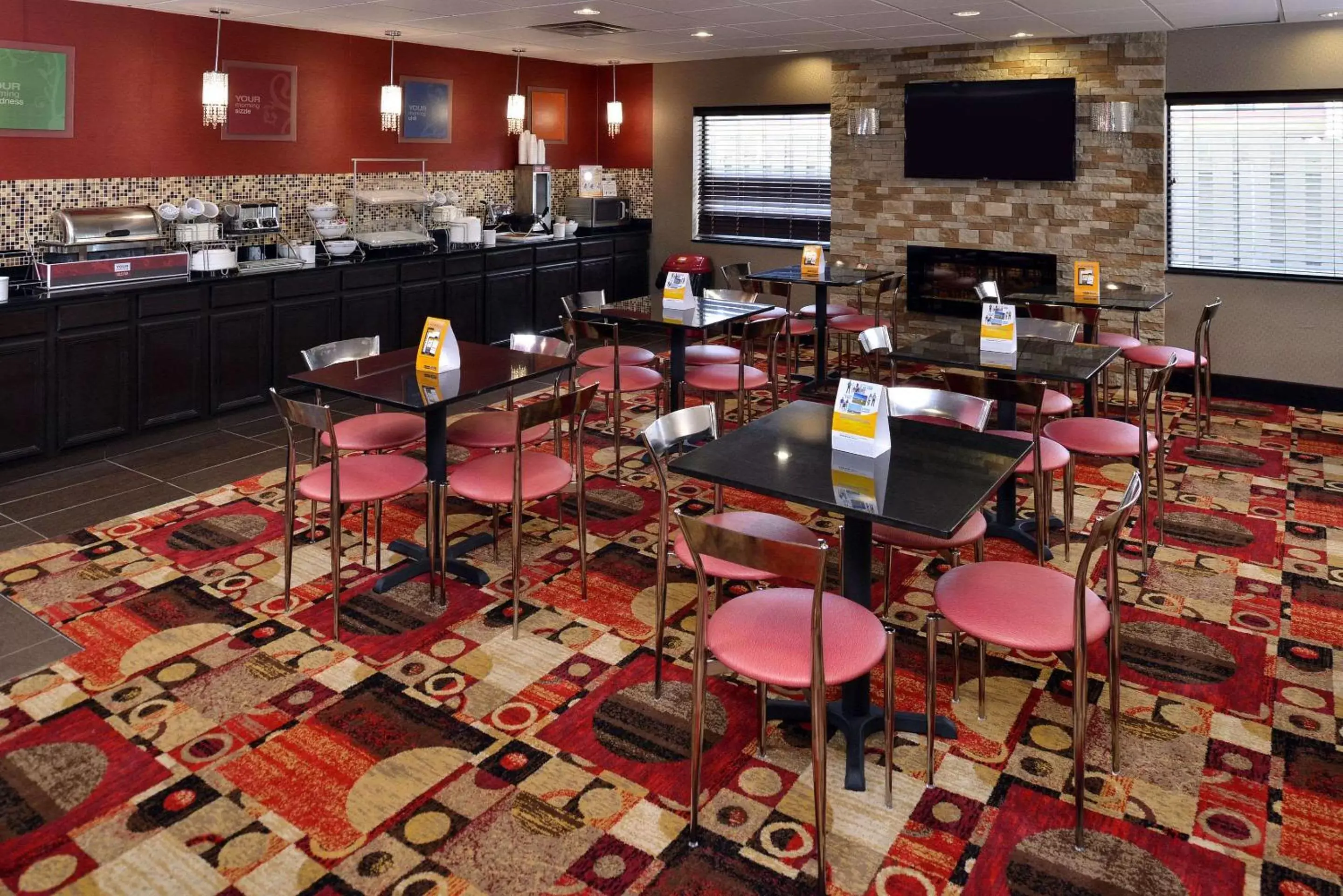 Restaurant/Places to Eat in Comfort Suites Columbus East