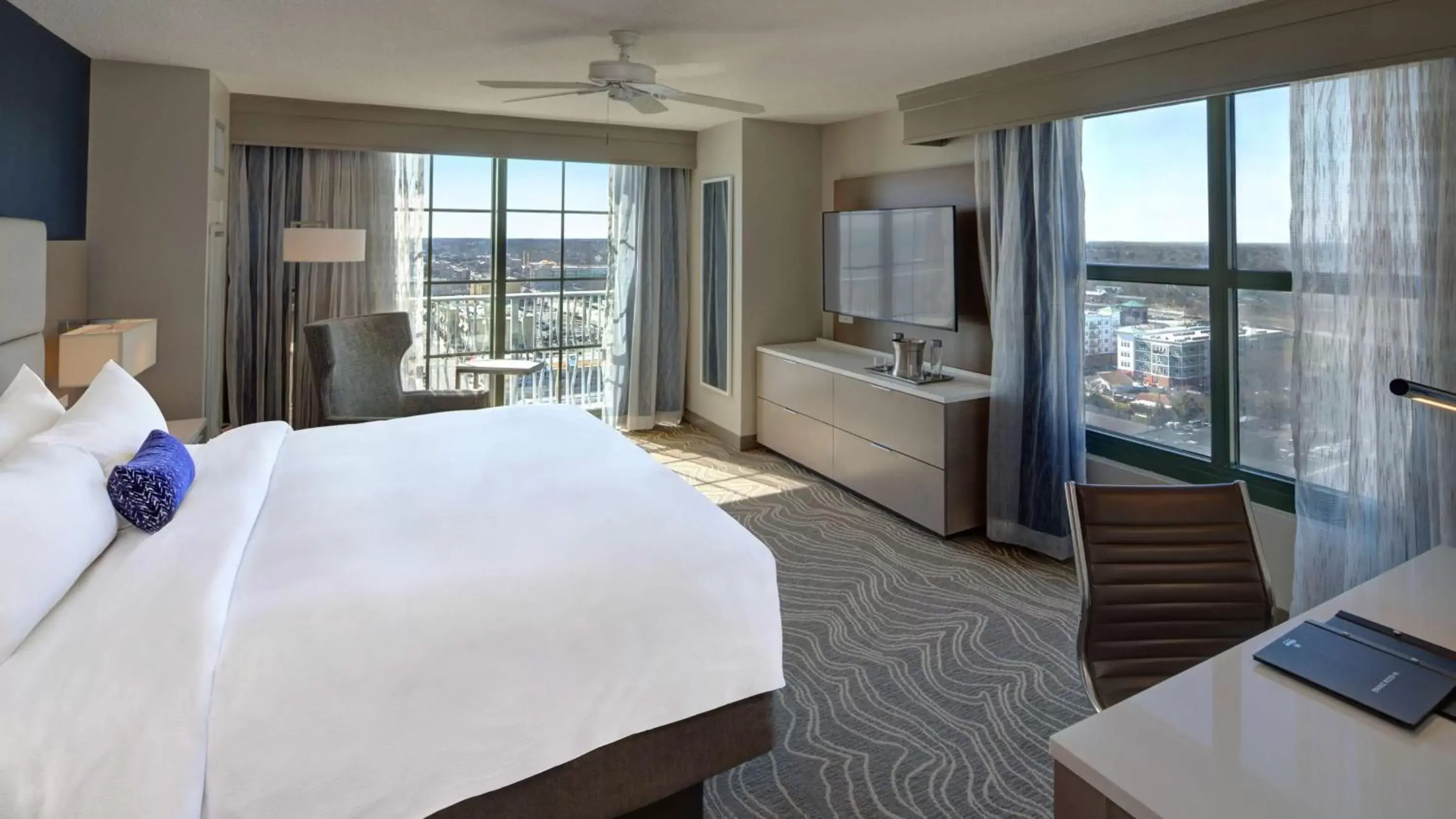 Bedroom, View in Hilton Virginia Beach Oceanfront