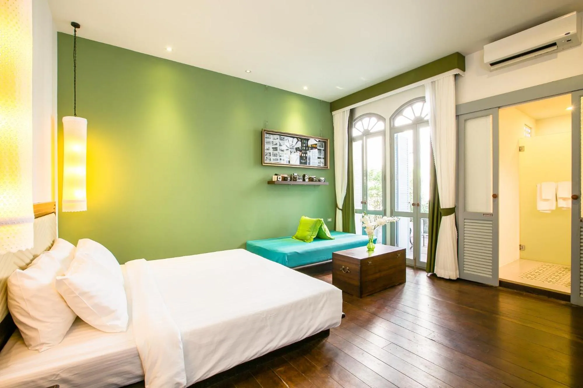 Photo of the whole room, Bed in The Memory at On On Hotel