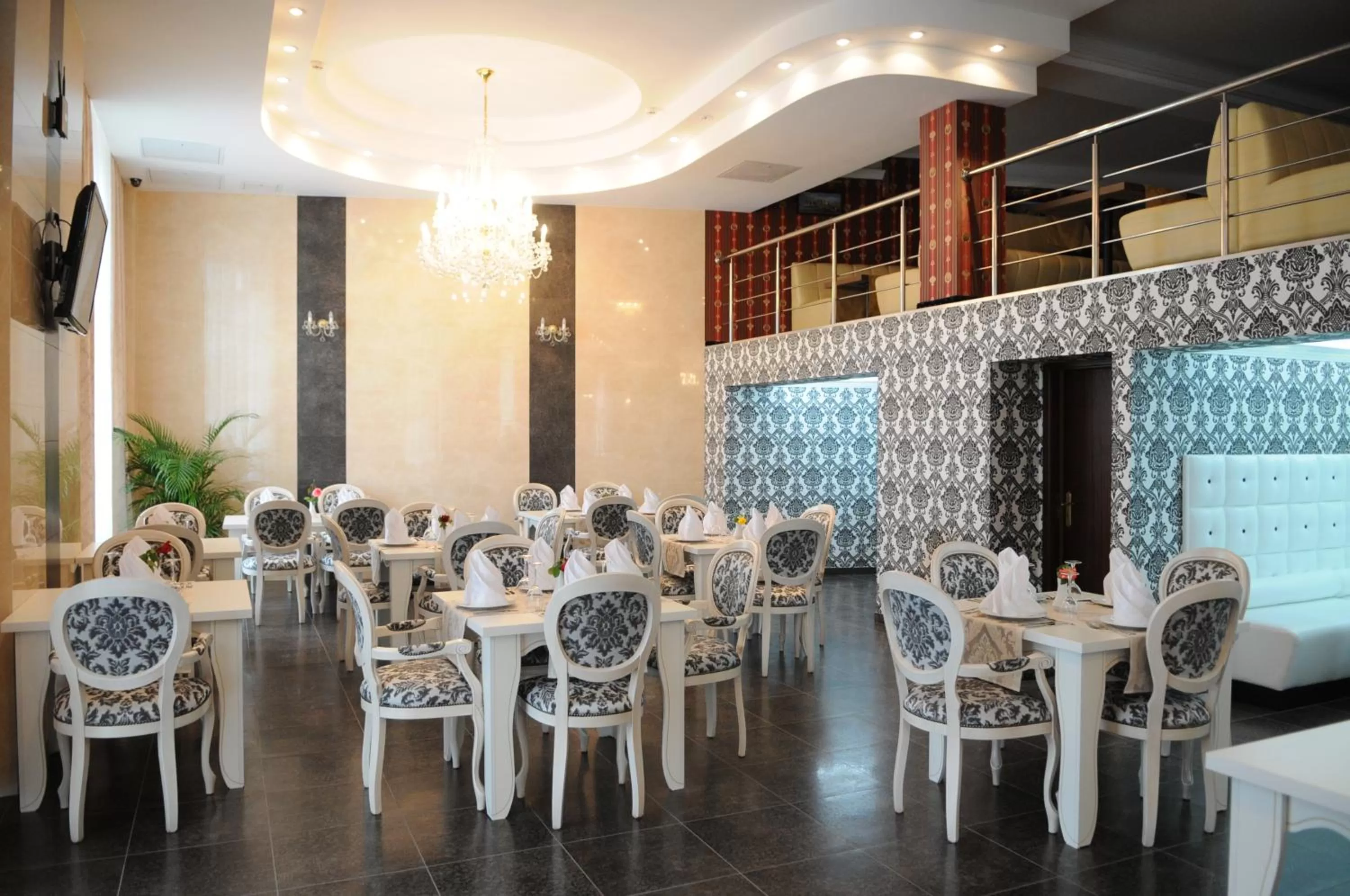 Restaurant/places to eat in Manhattan Hotel & Restaurant