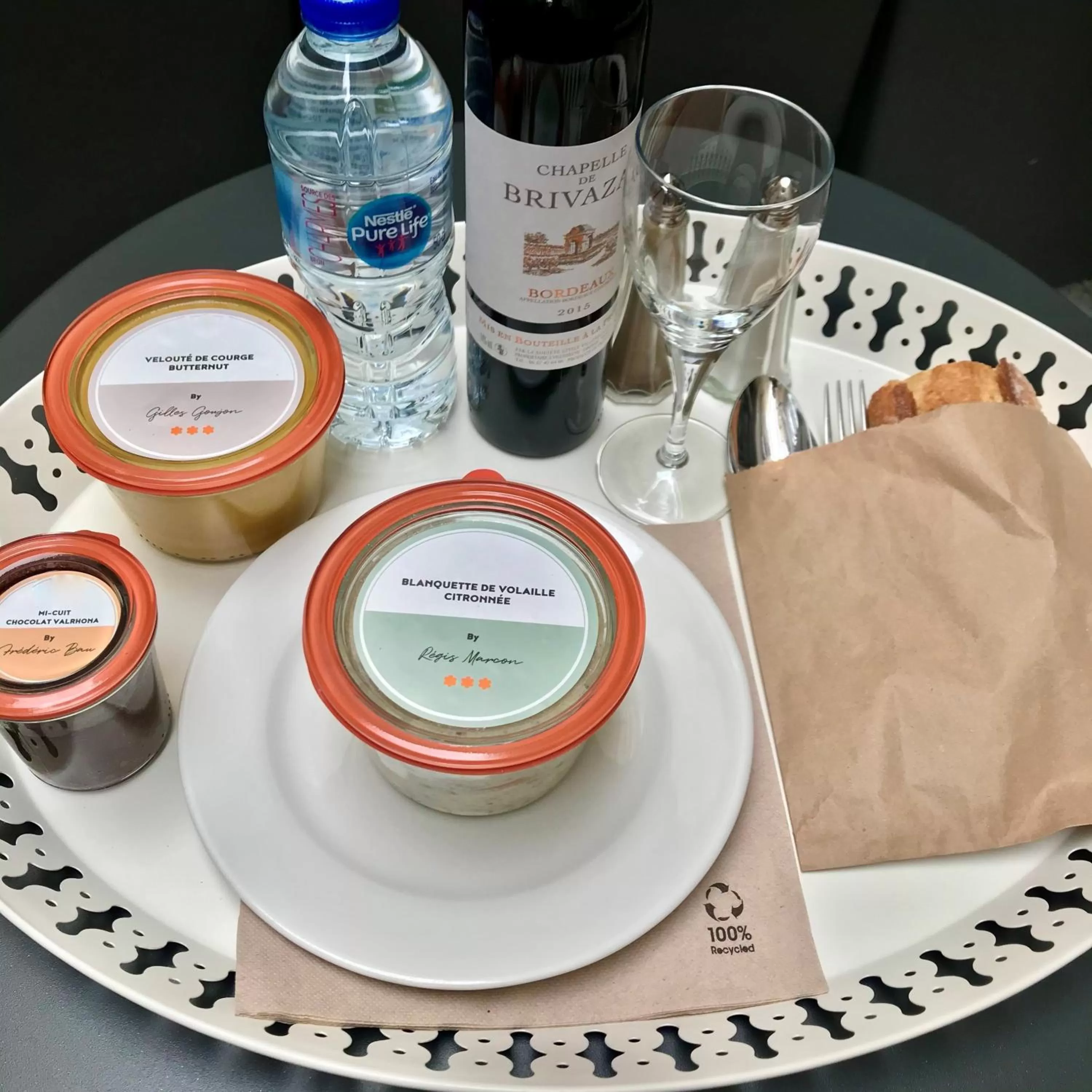 Restaurant/places to eat in Hôtel Du Printemps