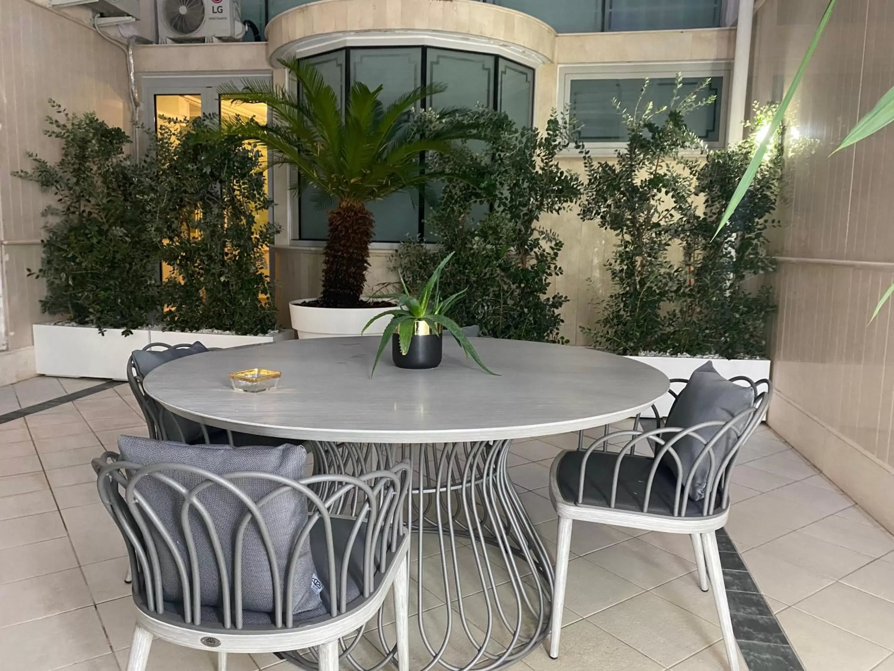 Patio in Sisuites