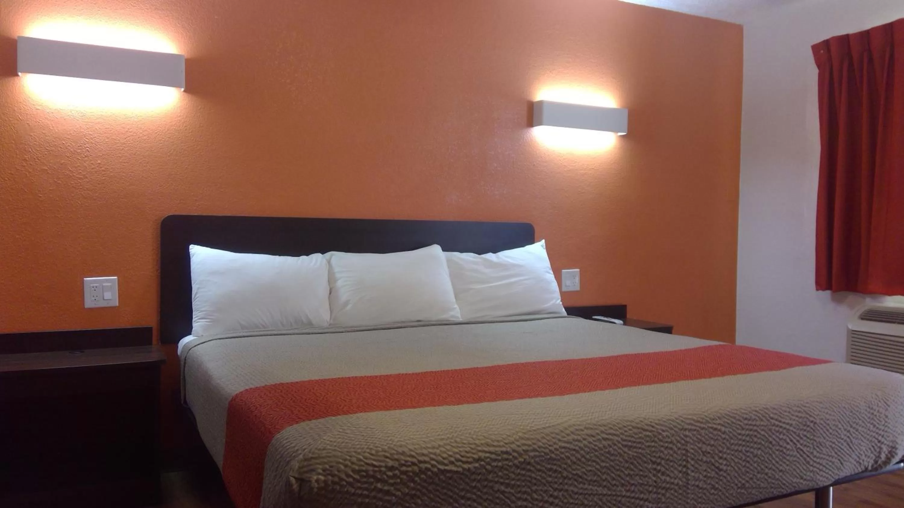 Bed in Motel 6-Clovis, NM