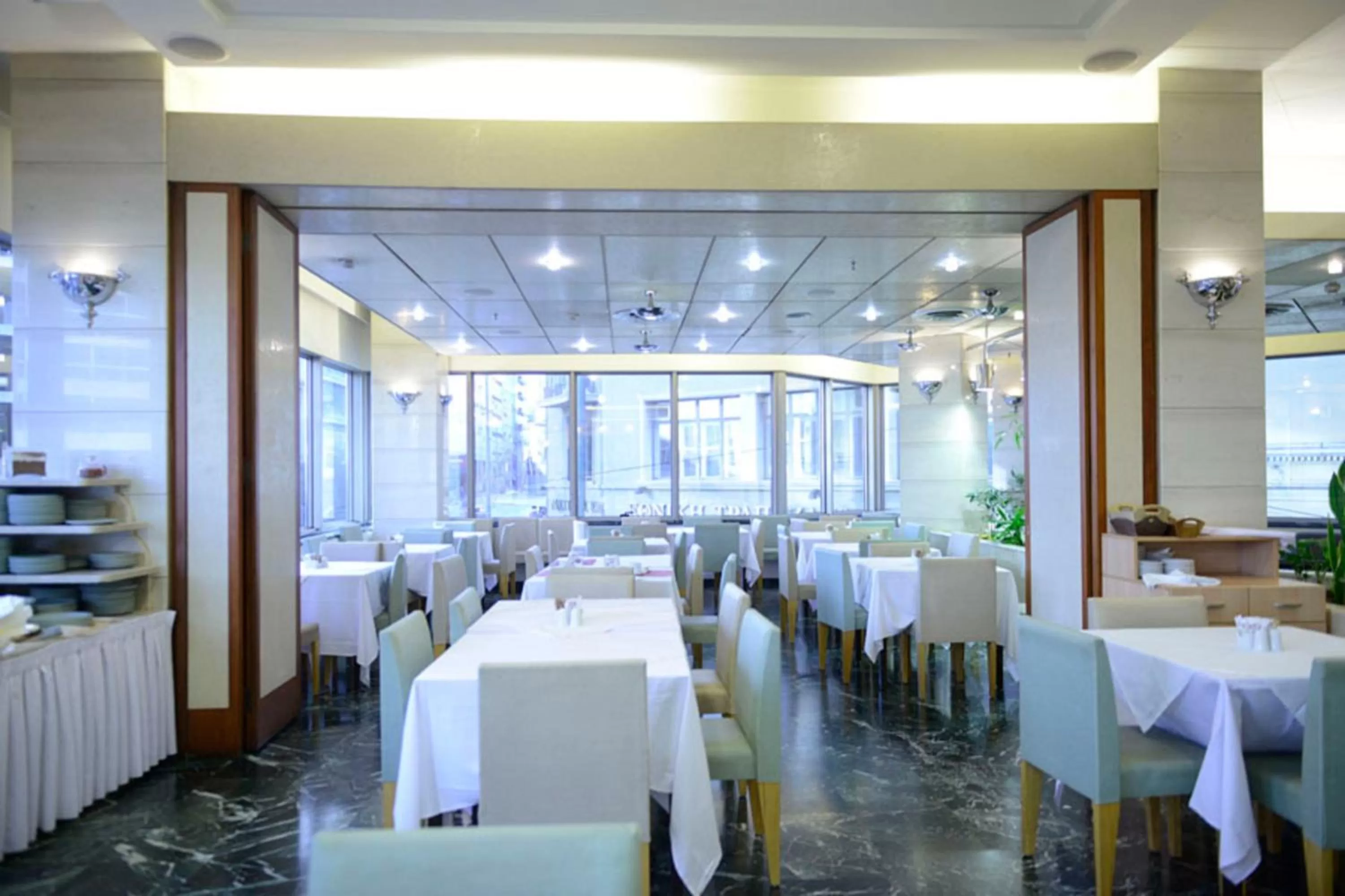 Restaurant/places to eat in Dorian Inn - Sure Hotel Collection by Best Western