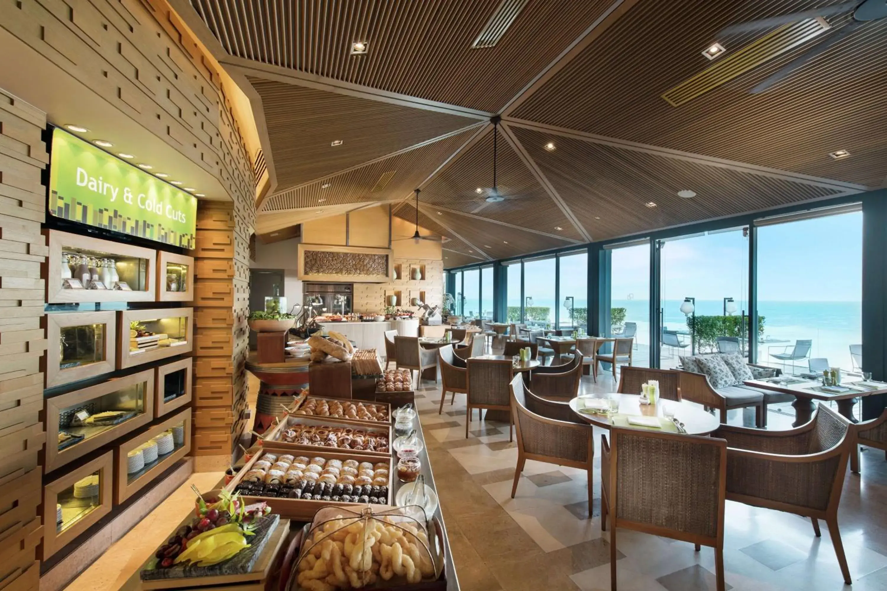 Food, Restaurant/Places to Eat in Conrad Koh Samui