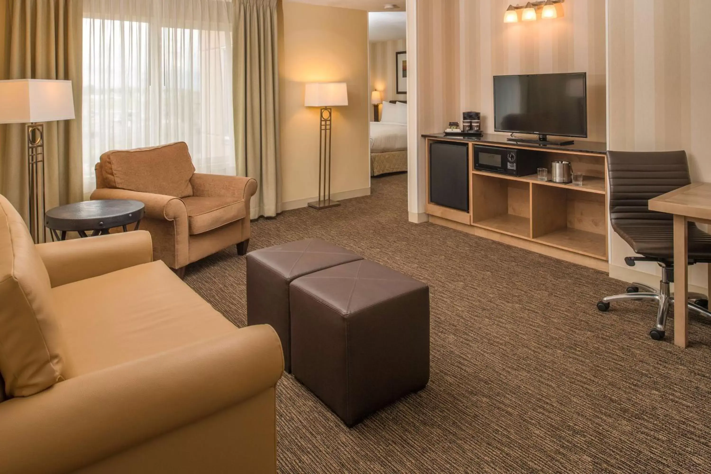 Bedroom, Seating Area in DoubleTree by Hilton Portland - Beaverton