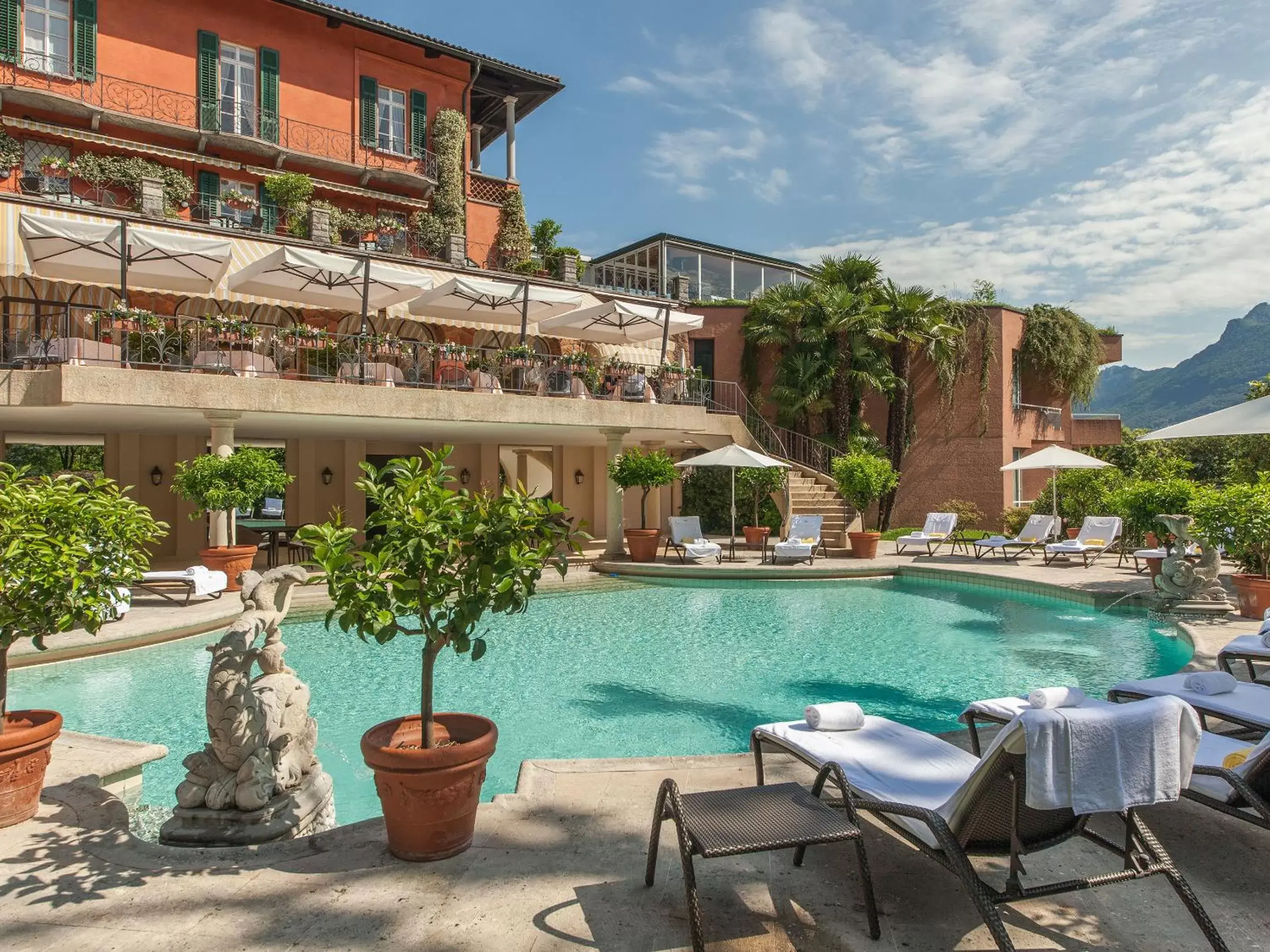 Swimming Pool in Villa Principe Leopoldo - Ticino Hotels Group