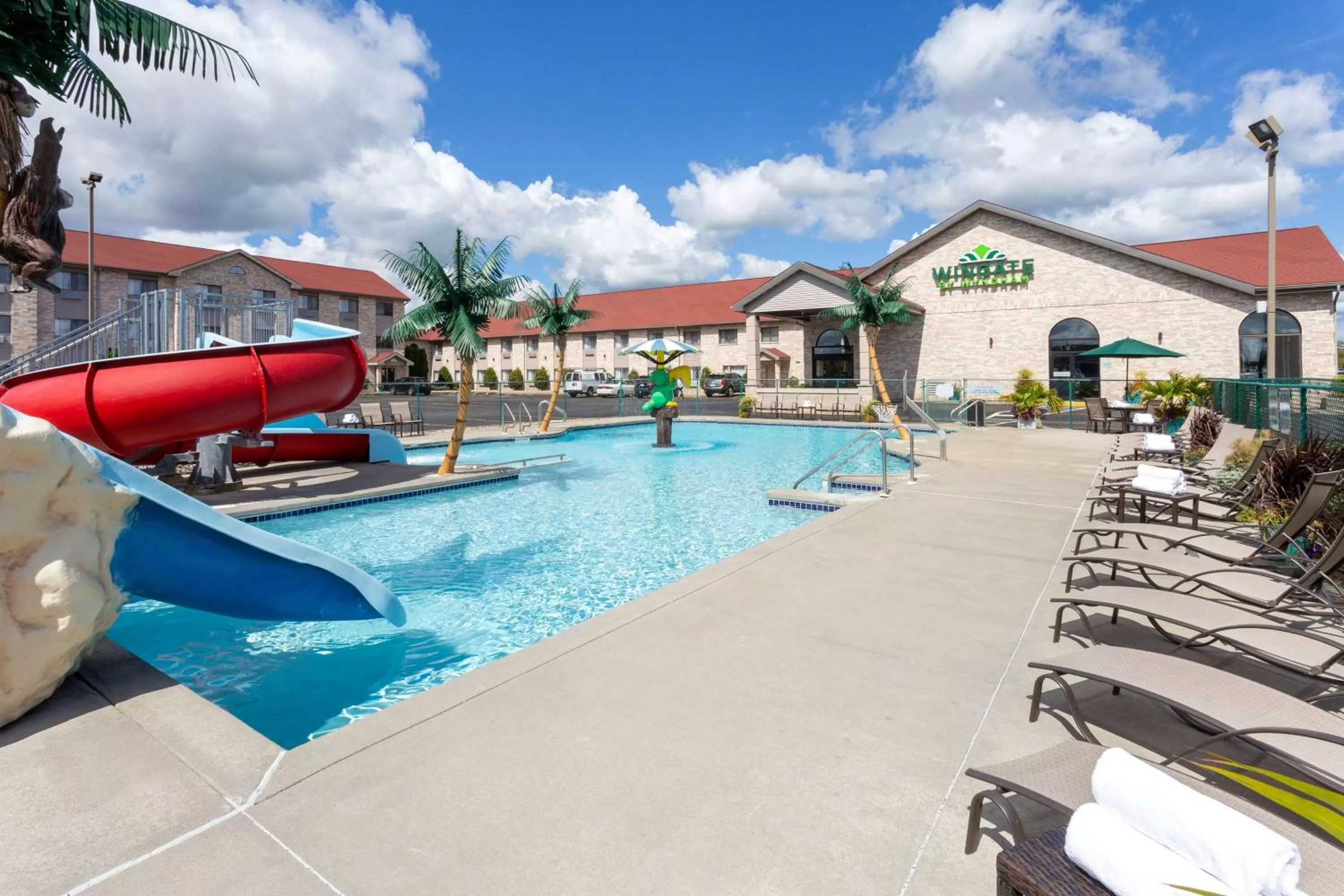 Pool view in Wingate by Wyndham Wisconsin Dells Waterpark
