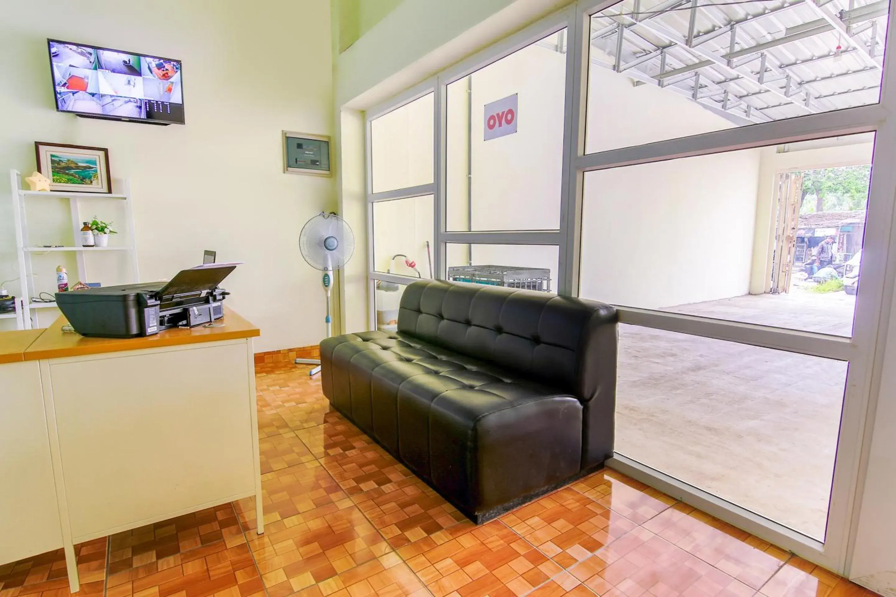 Lobby or reception, Seating Area in OYO 3493 Nami House