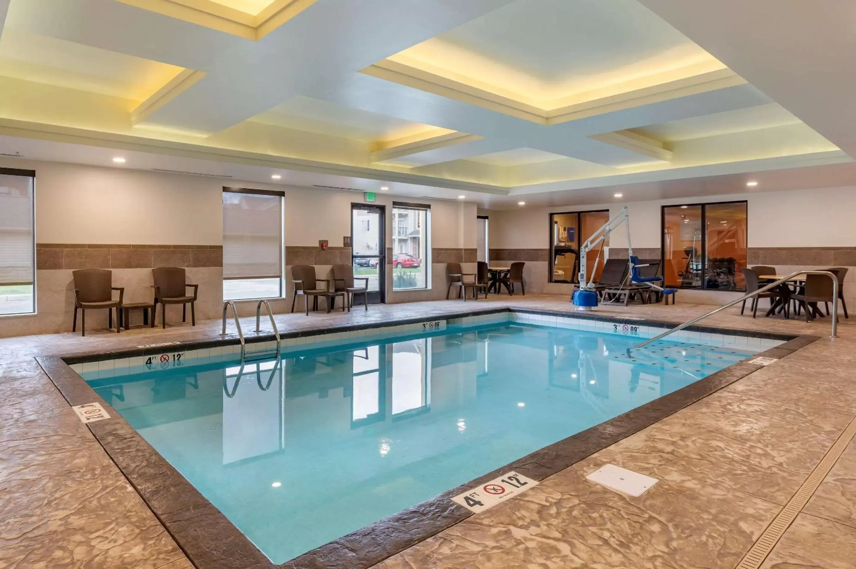 Activities, Swimming Pool in Comfort Suites Columbus Airport