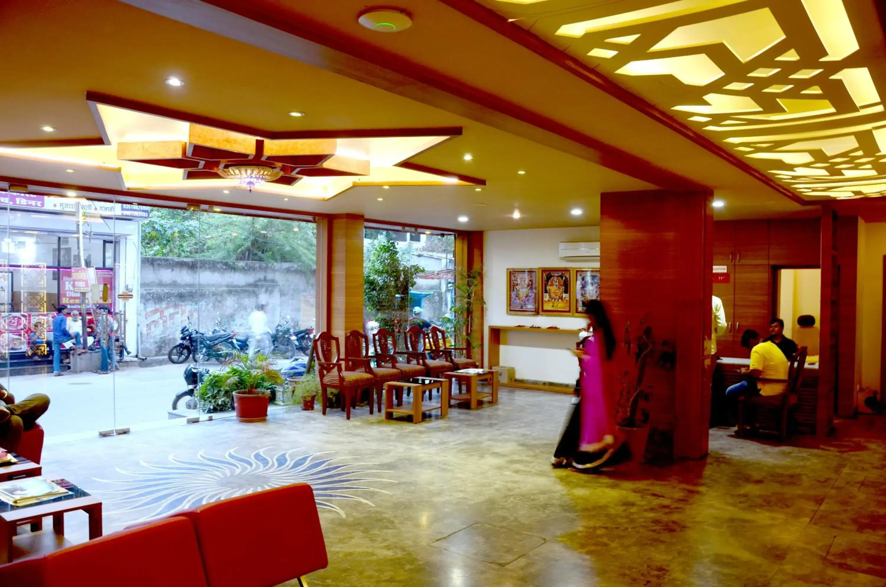 Lobby or reception, Restaurant/Places to Eat in Hotel Shalimar Palace