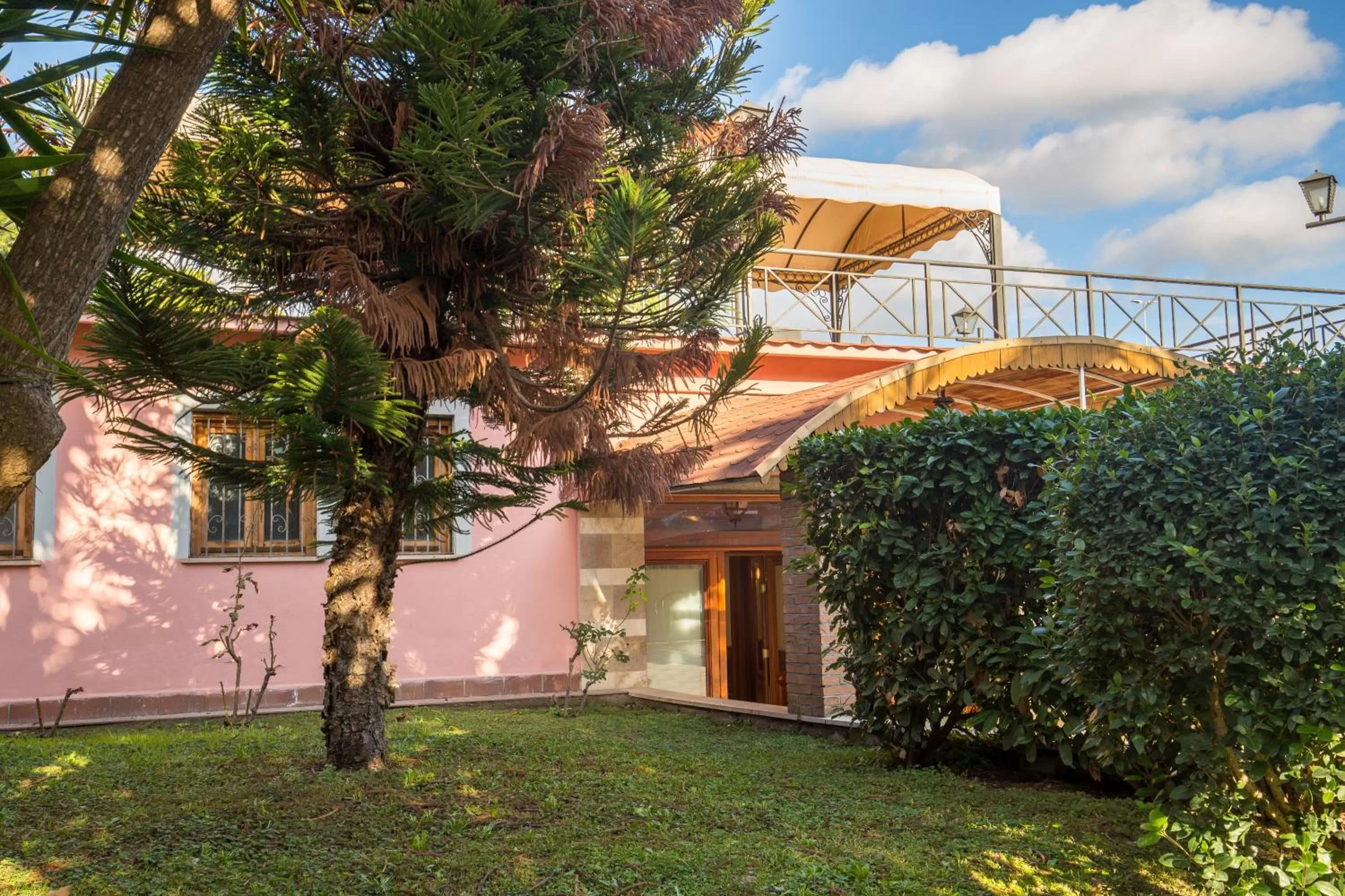 Hotel Arco Di Travertino