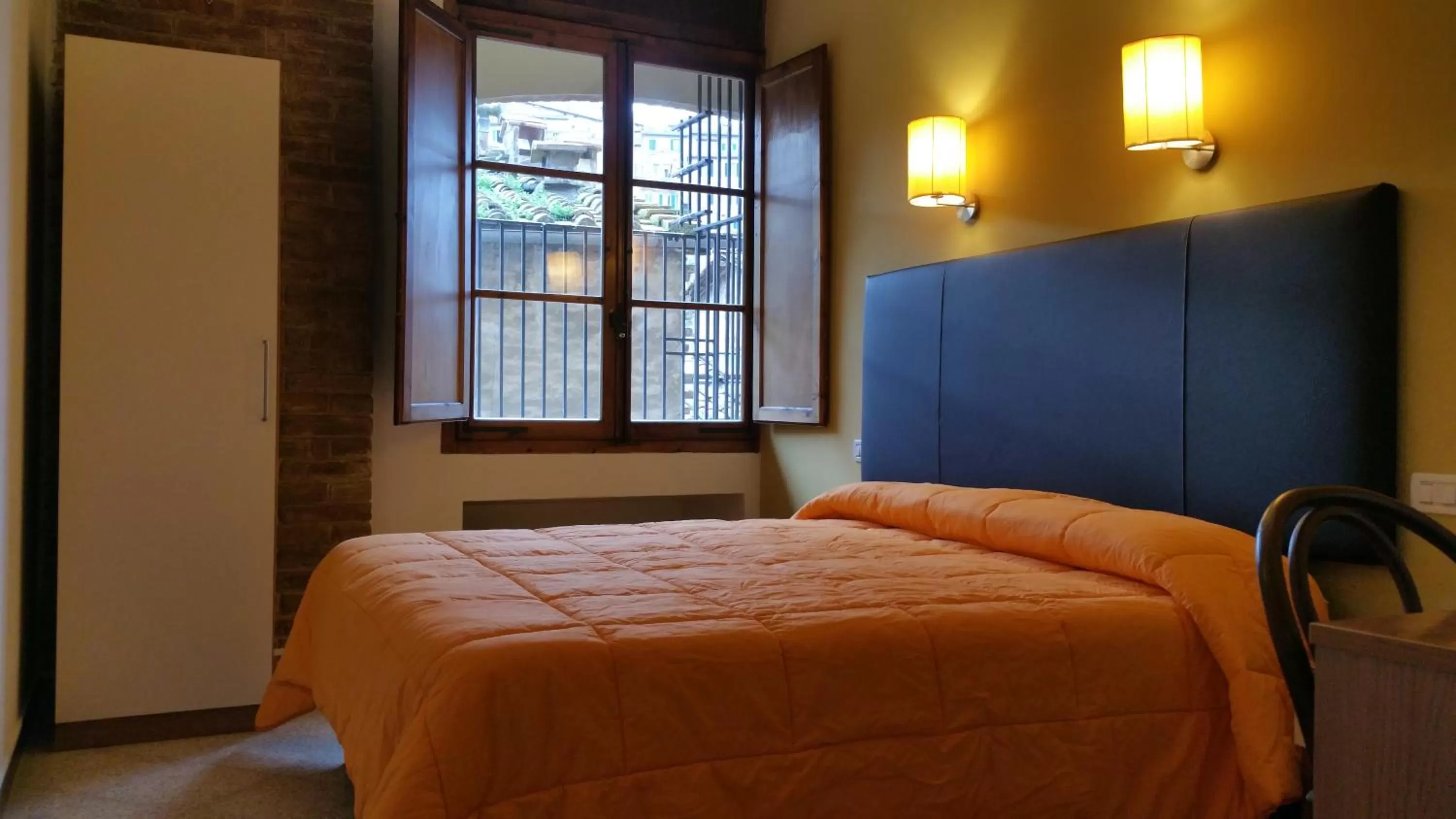 Economy Double or Twin Room in Hotel Alma Domus