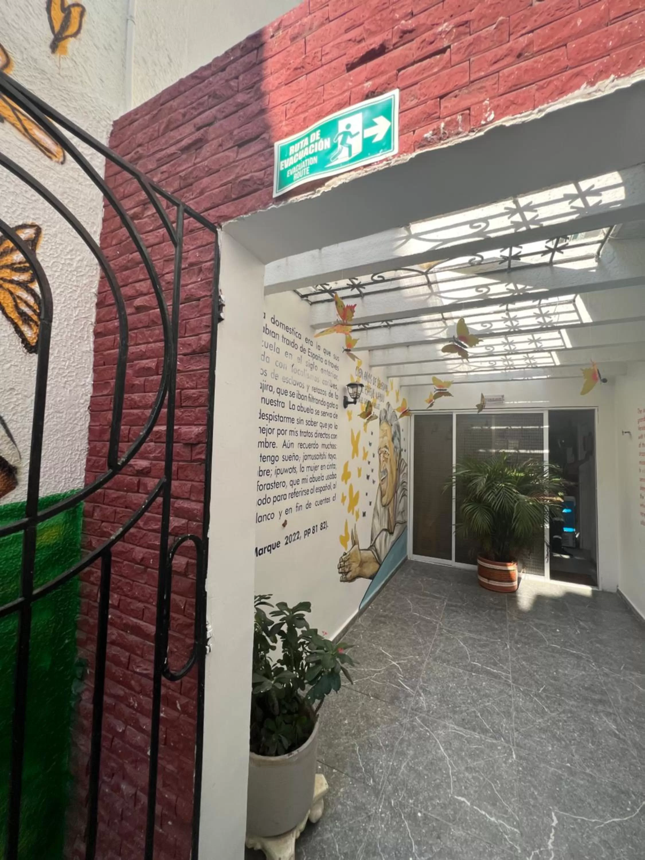 Property building in Hotel Boutique Casa chunuu Santa Marta