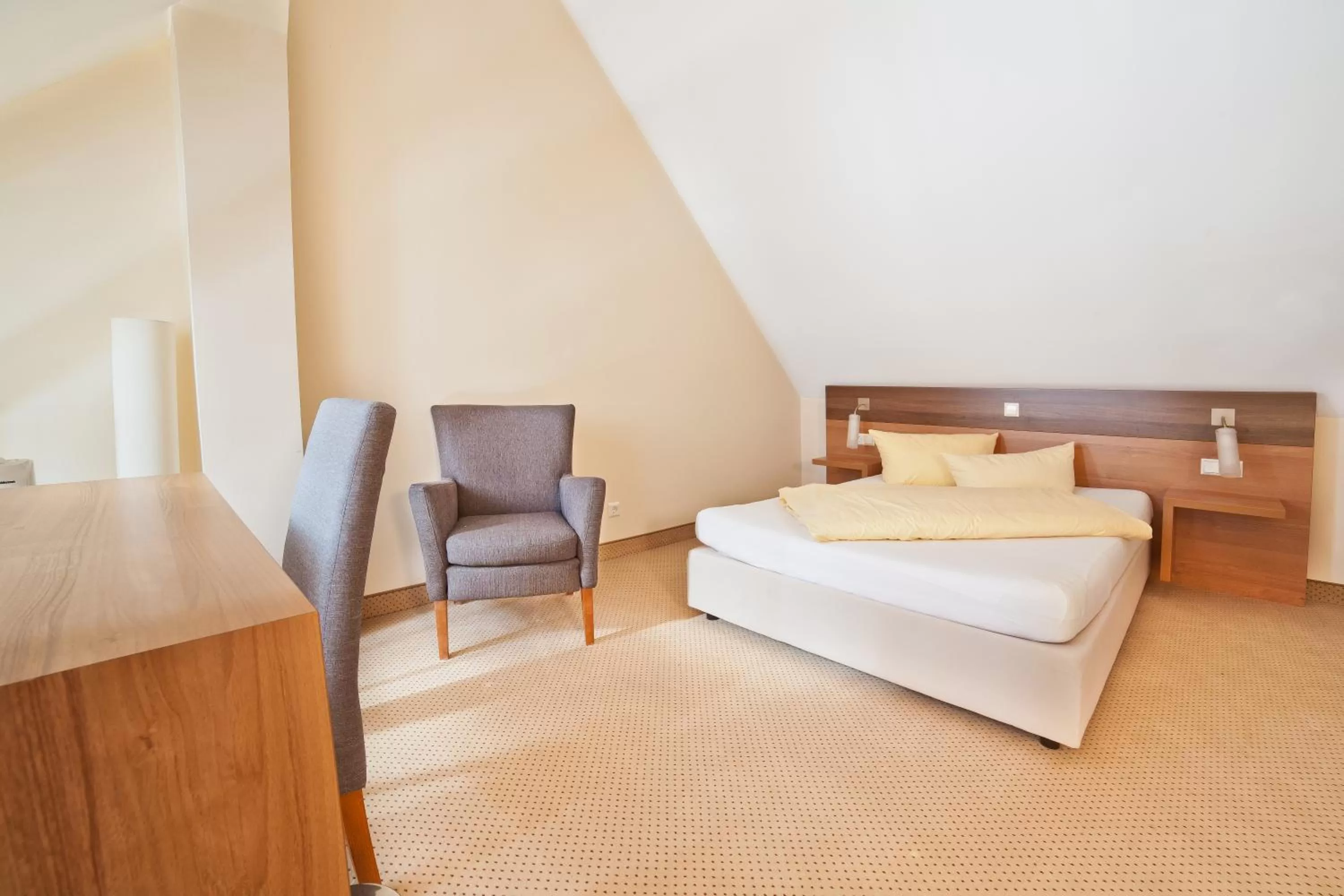 Photo of the whole room, Bed in allgovia hotel garni