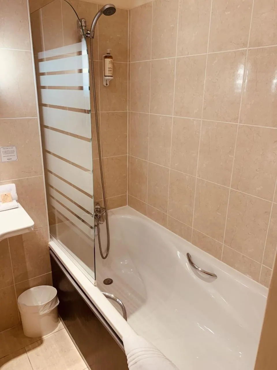 Bathroom in Hotel Mercure Rennes Cesson