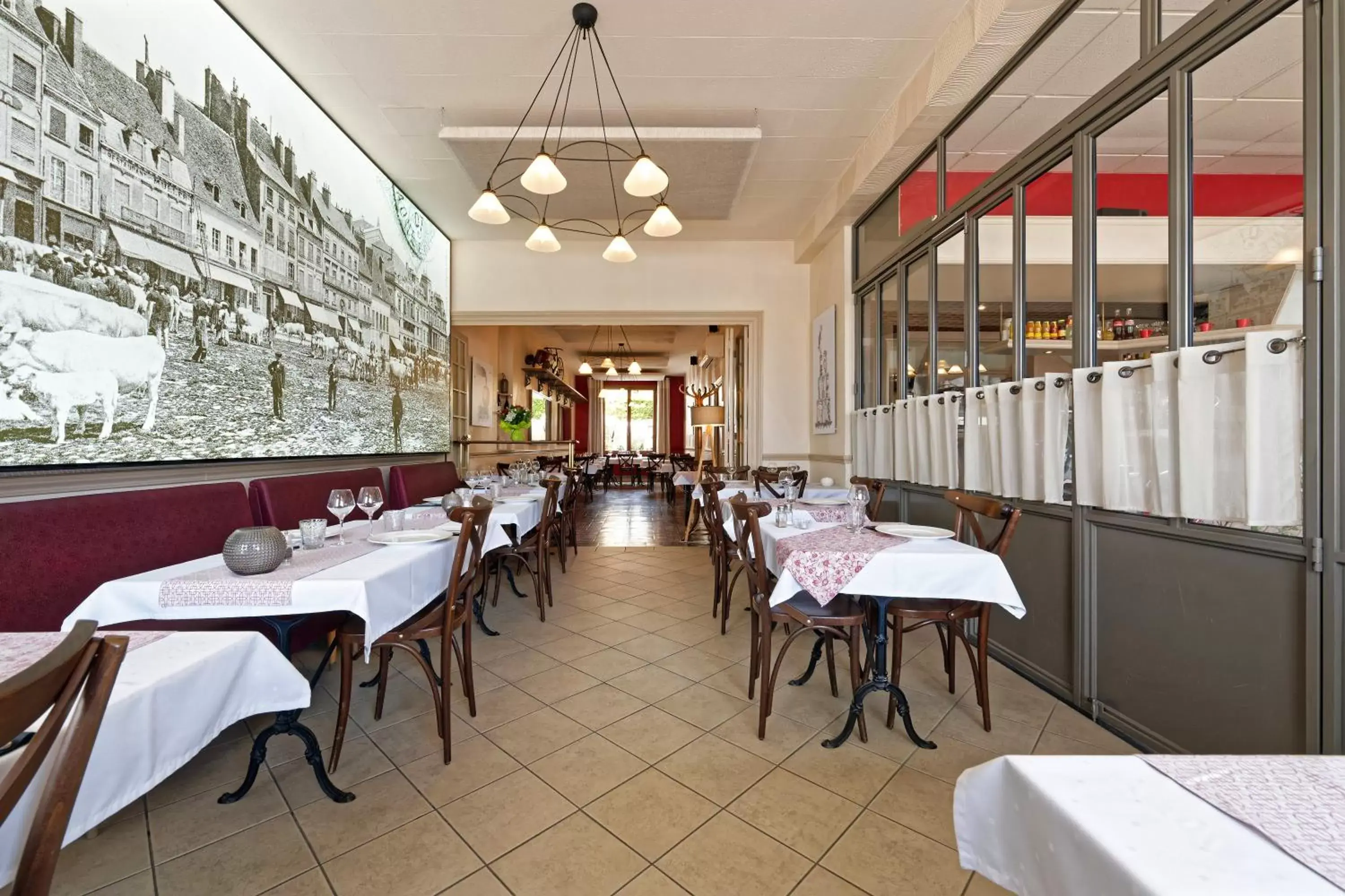 Restaurant/Places to Eat in Logis Hôtel Du Commerce