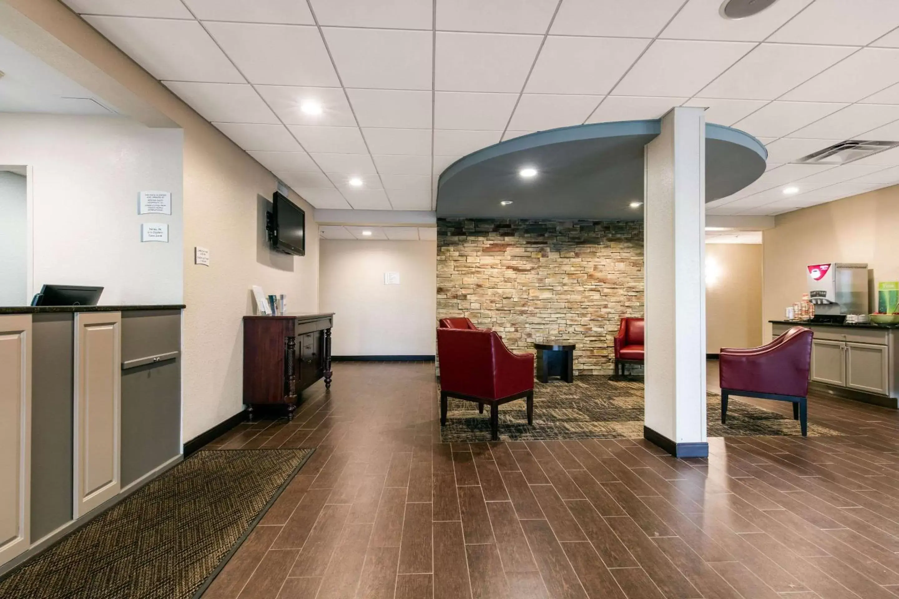 Lobby or reception in Quality Inn Valley - West Point