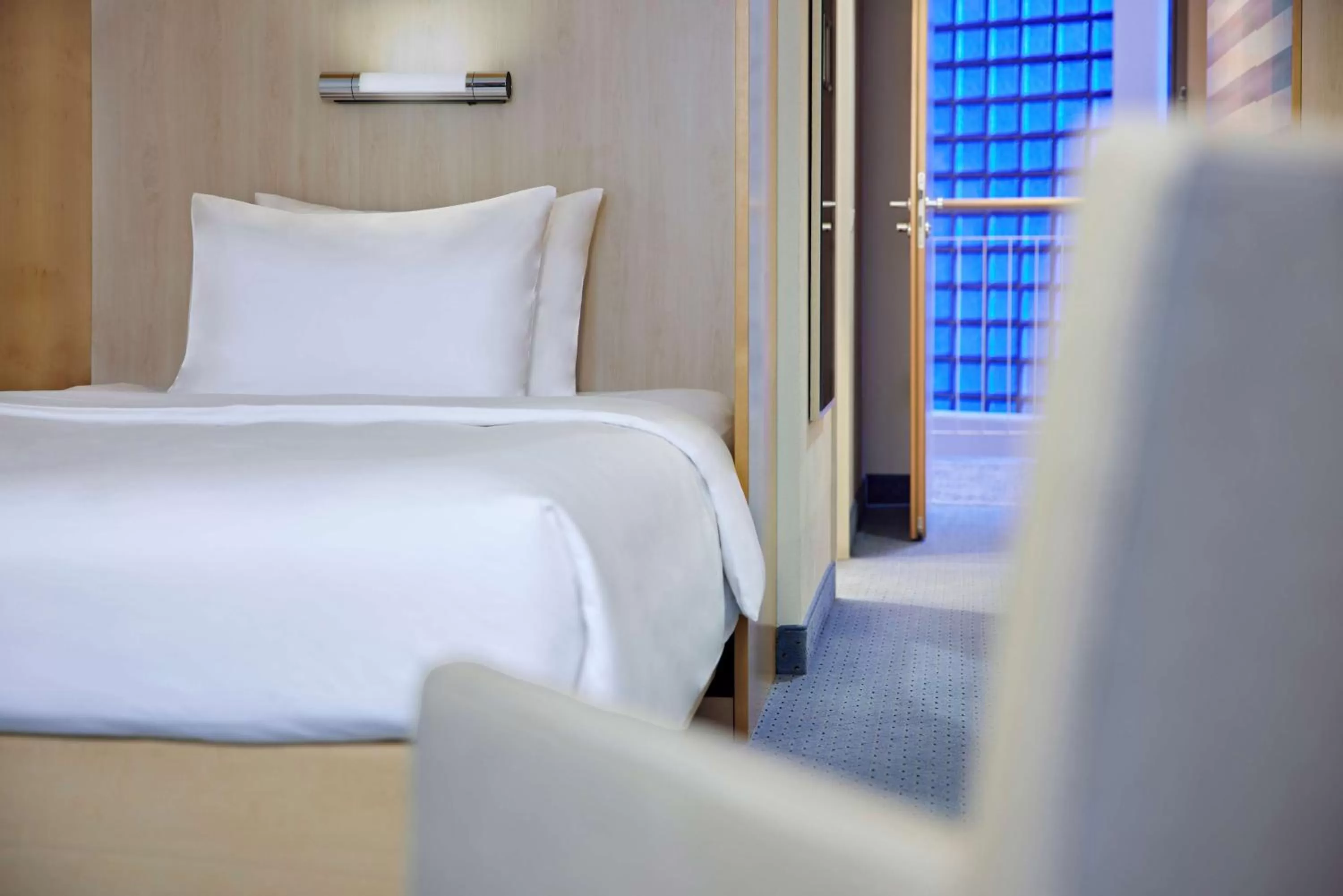 Bedroom, Bed in Lindner Hotel Cologne Am Dom, part of JdV by Hyatt