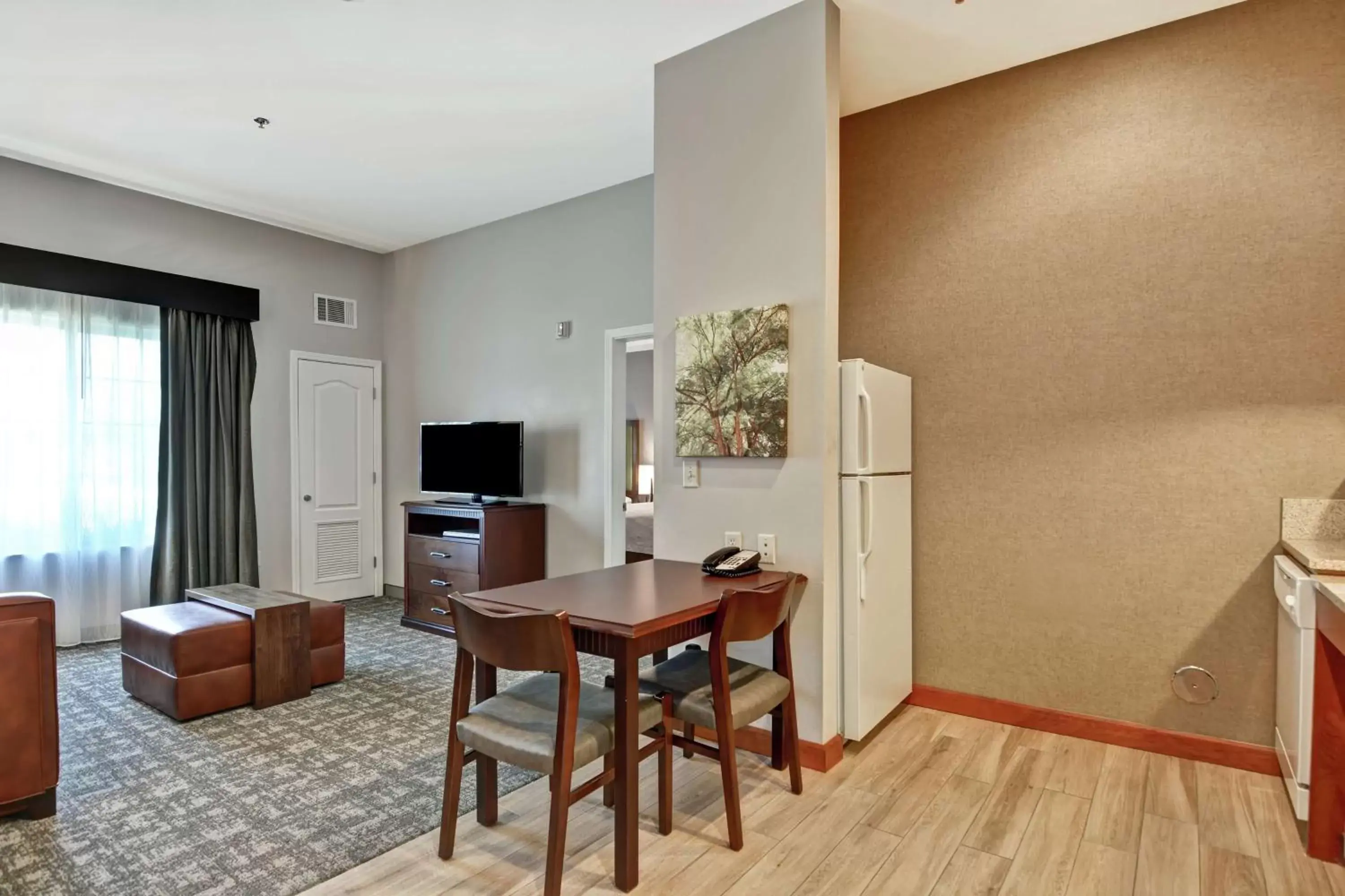 Living room, Dining Area in Homewood Suites by Hilton Reno