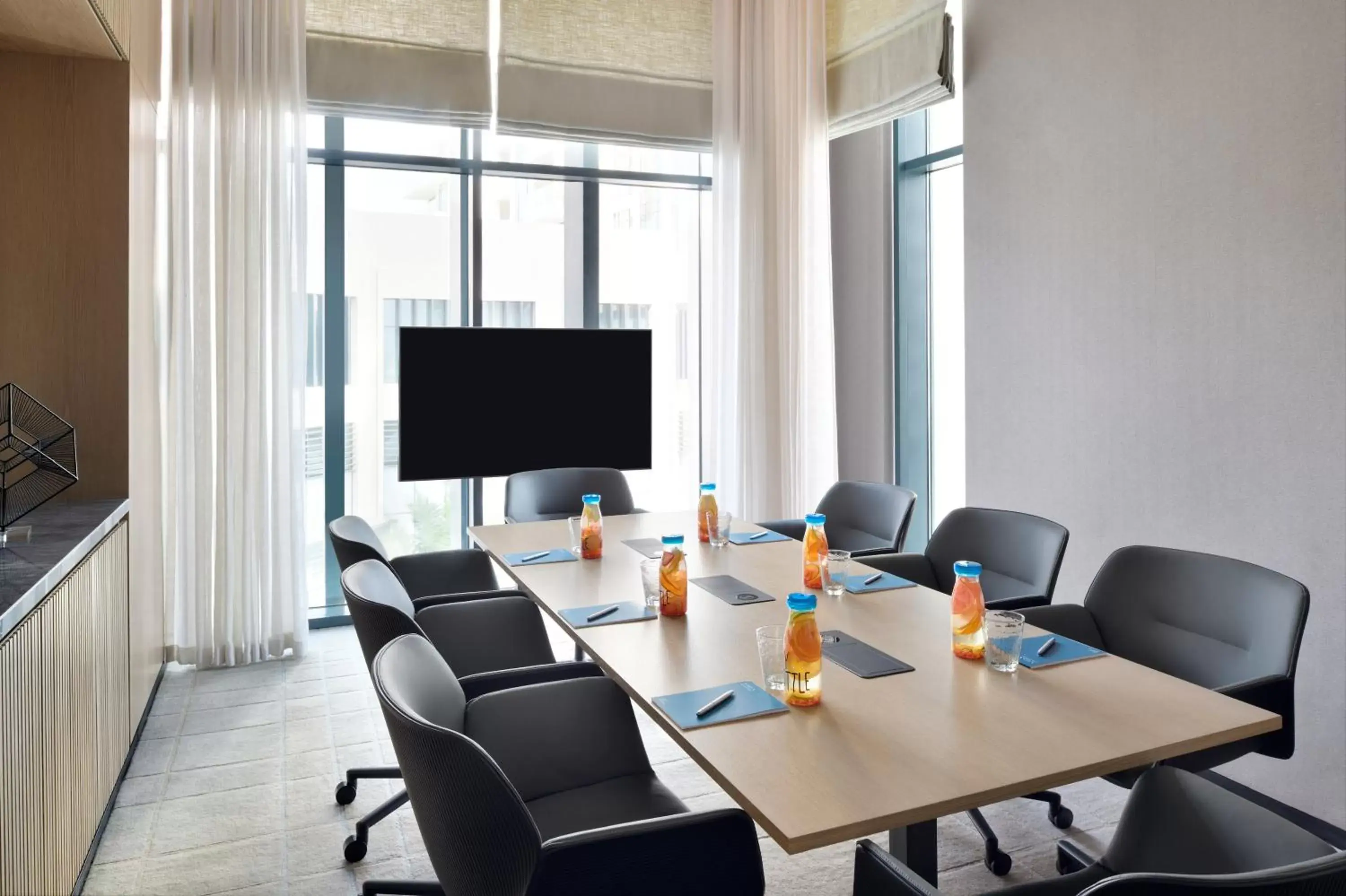 Meeting/conference room in Vida Emirates Hills