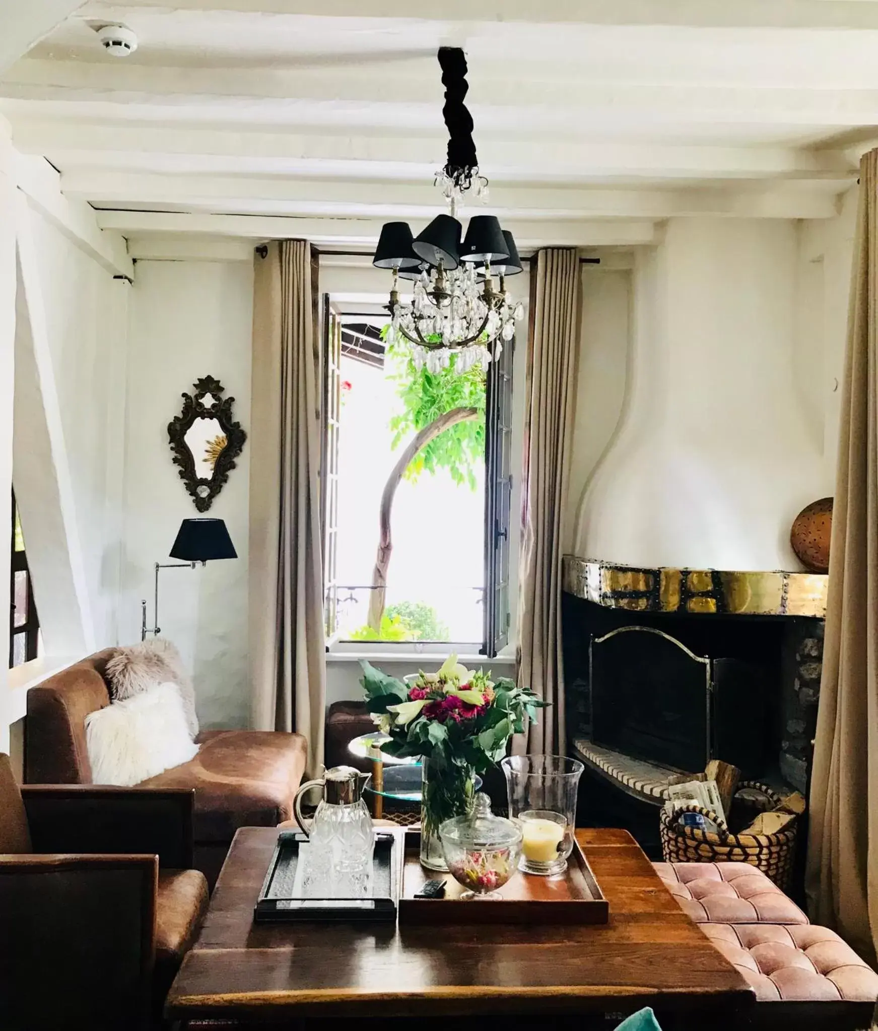 Living room, Seating Area in Coeur des Neiges