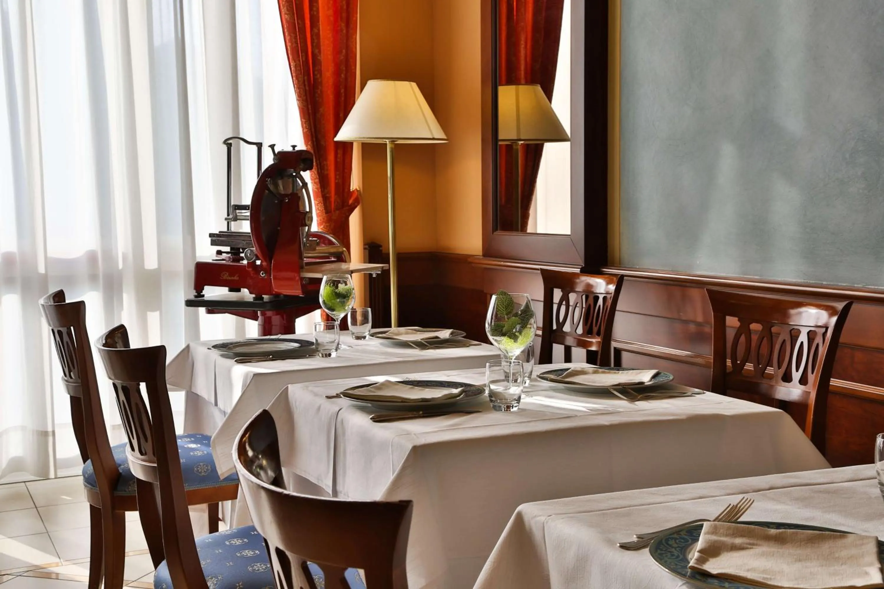 Restaurant/places to eat in Best Western Classic Hotel