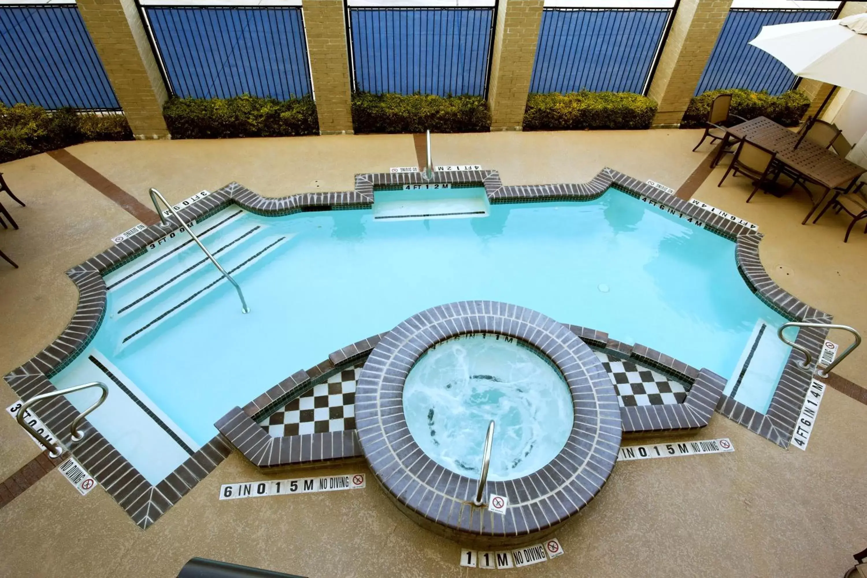 Swimming pool, Pool View in Holiday Inn Express Hotel & Suites San Antonio - Rivercenter Area, an IHG Hotel